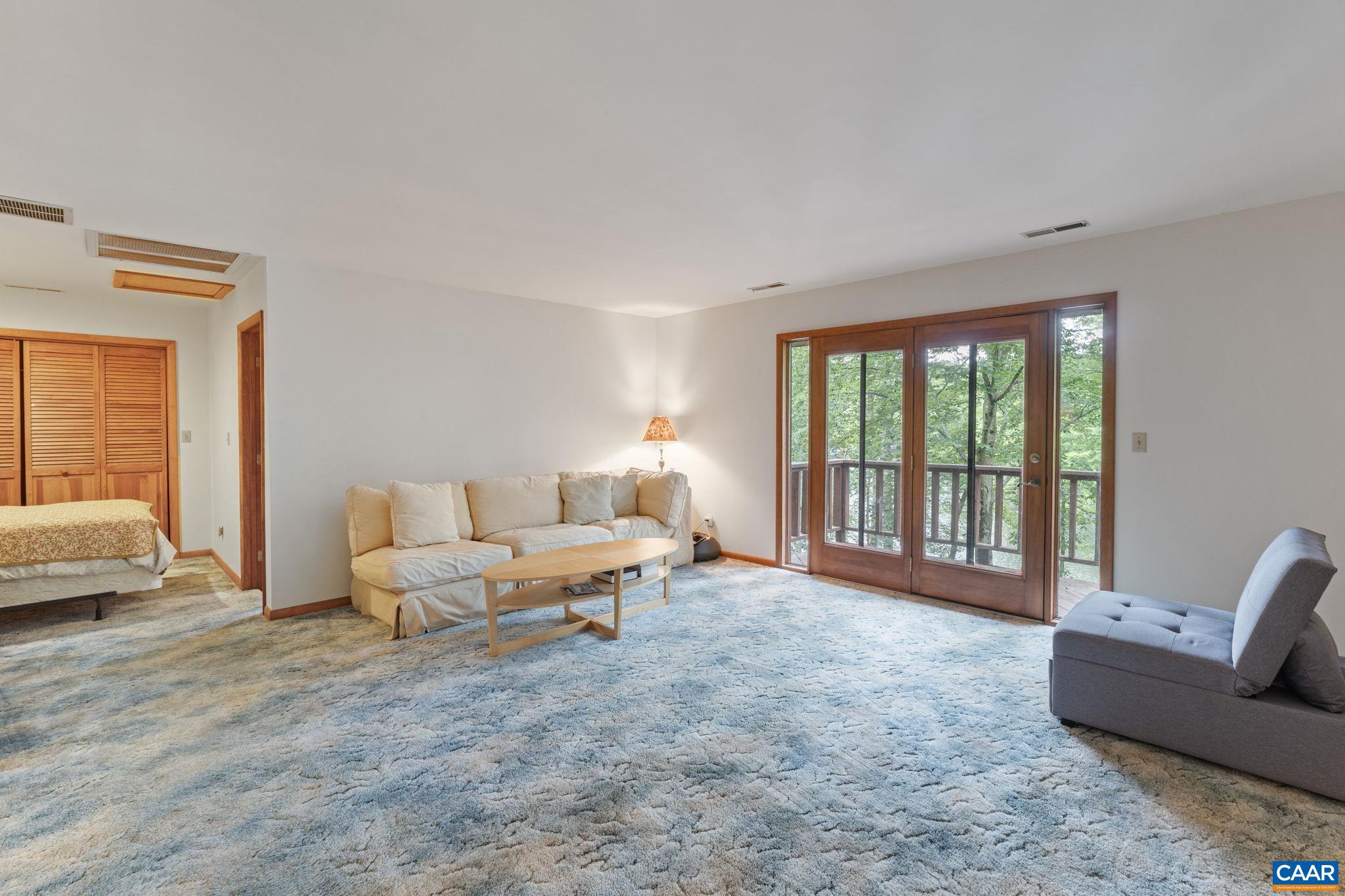 LAKE MONTICELLO - Residential