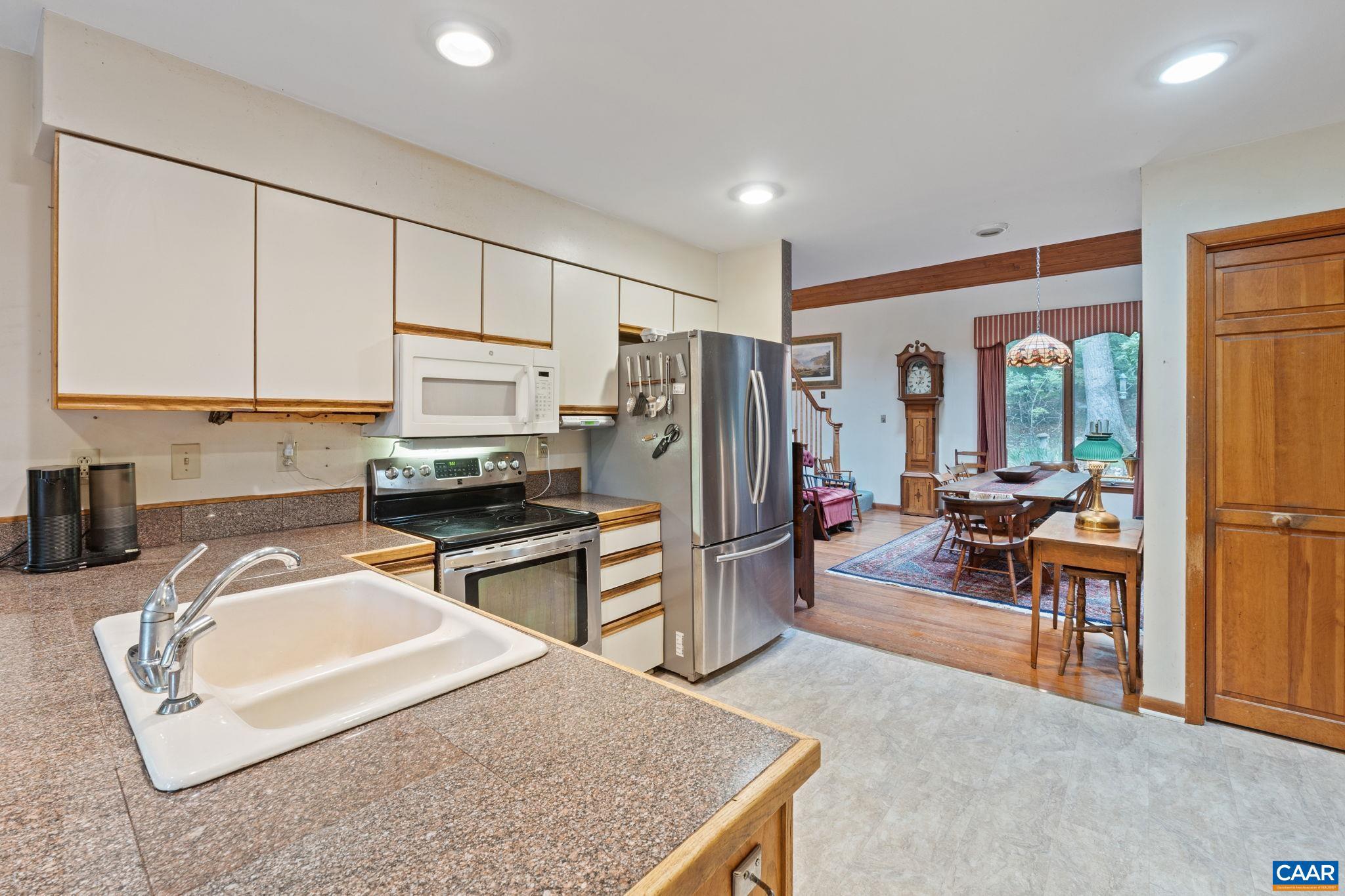 LAKE MONTICELLO - Residential