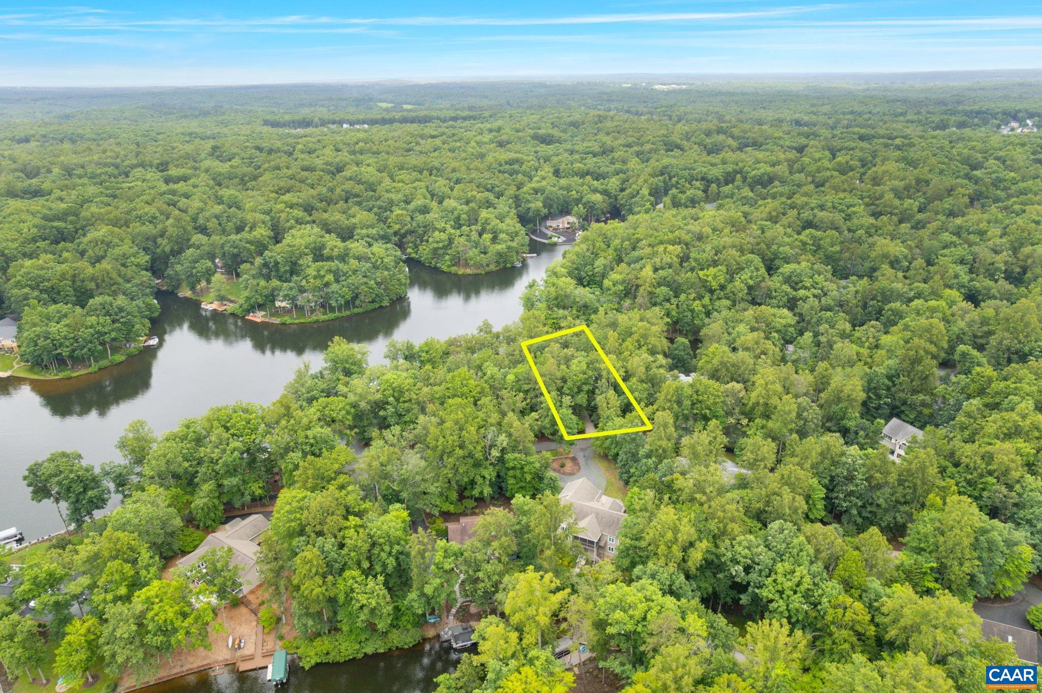 LAKE MONTICELLO - Residential