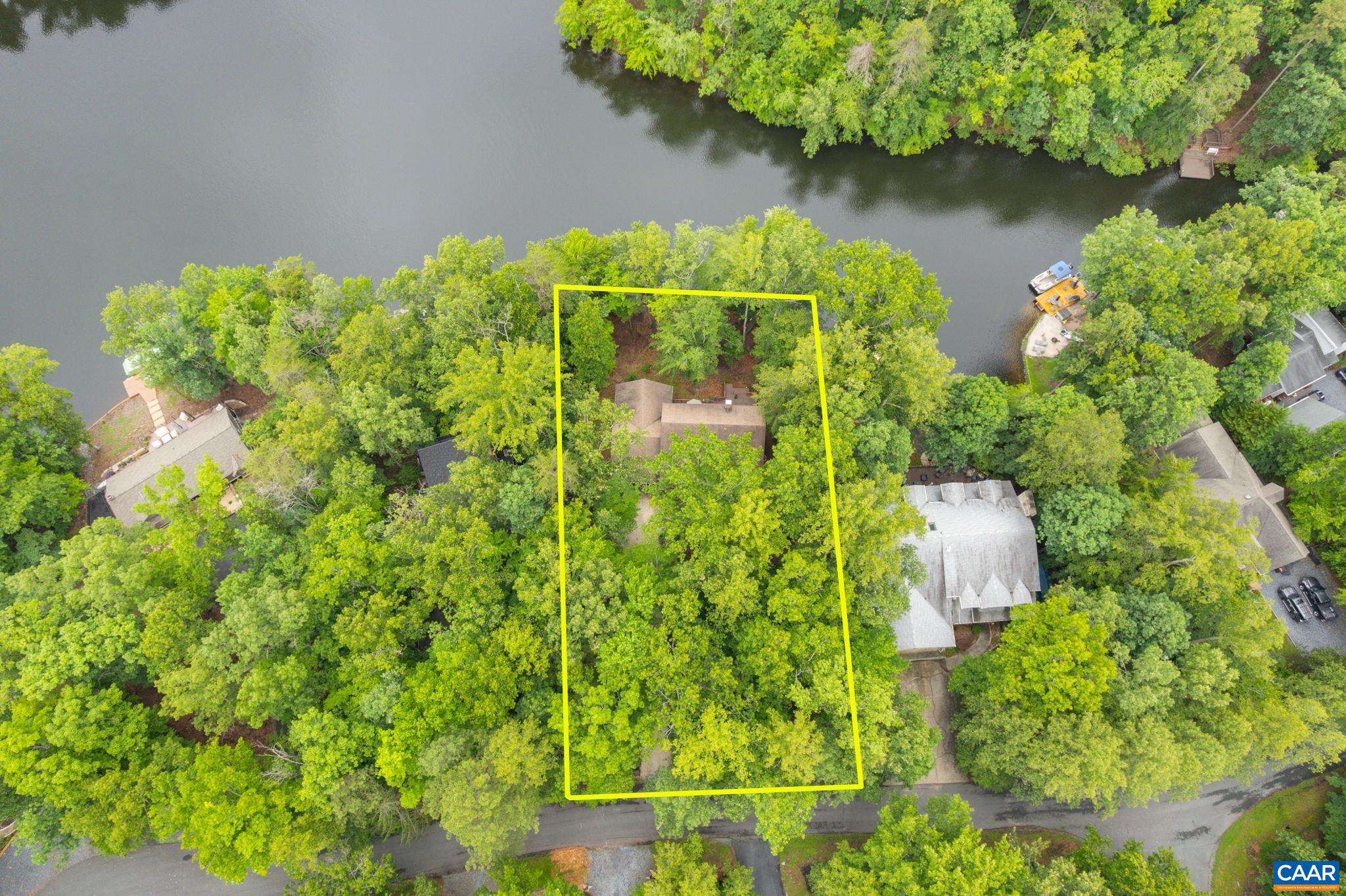 LAKE MONTICELLO - Residential