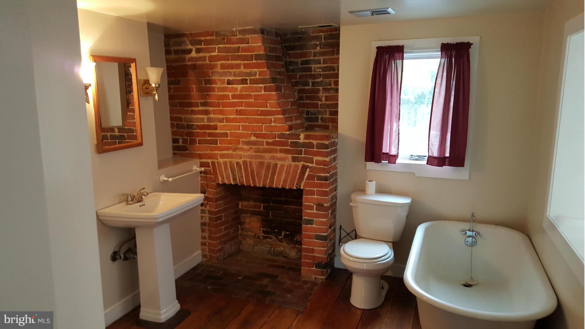 FELLS POINT HISTORIC DISTRICT - Residential Lease