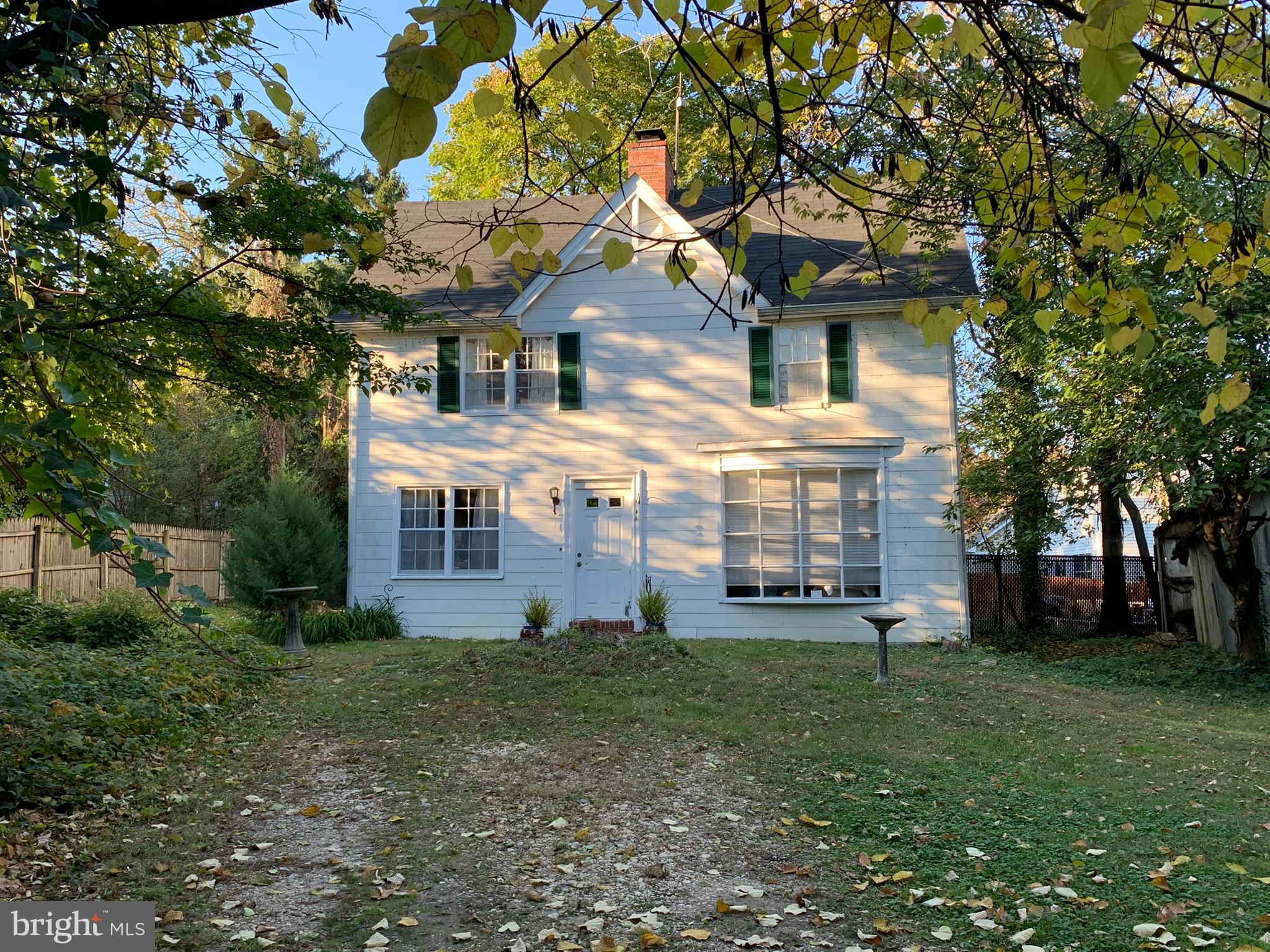 LAKE EVESHAM - Residential Lease