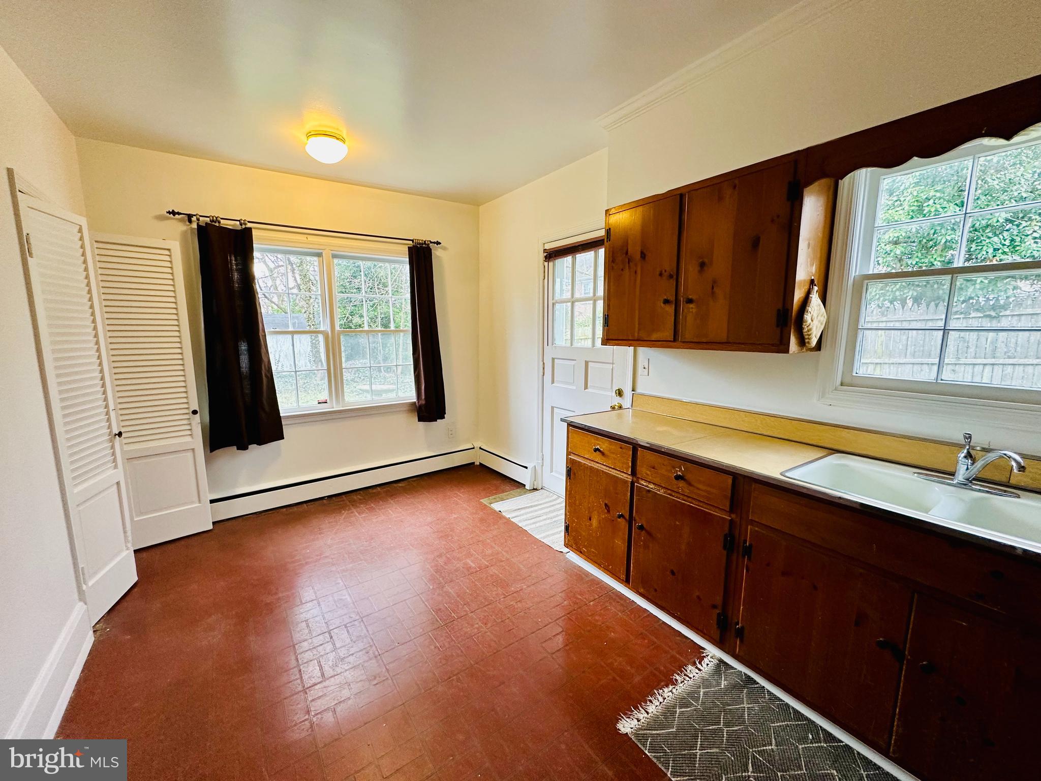 LAKE EVESHAM - Residential Lease