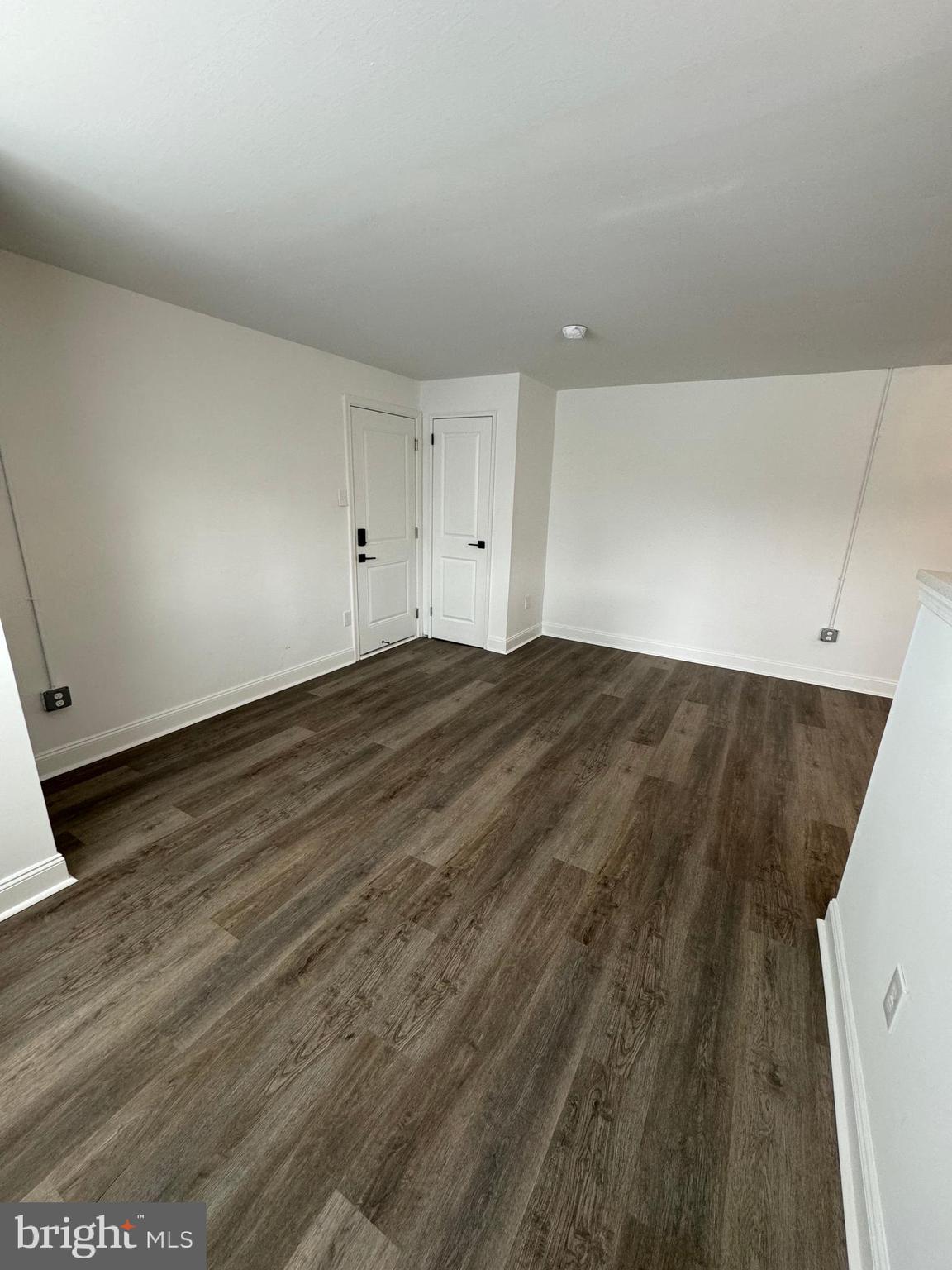 WILLOW GROVE - Residential Lease