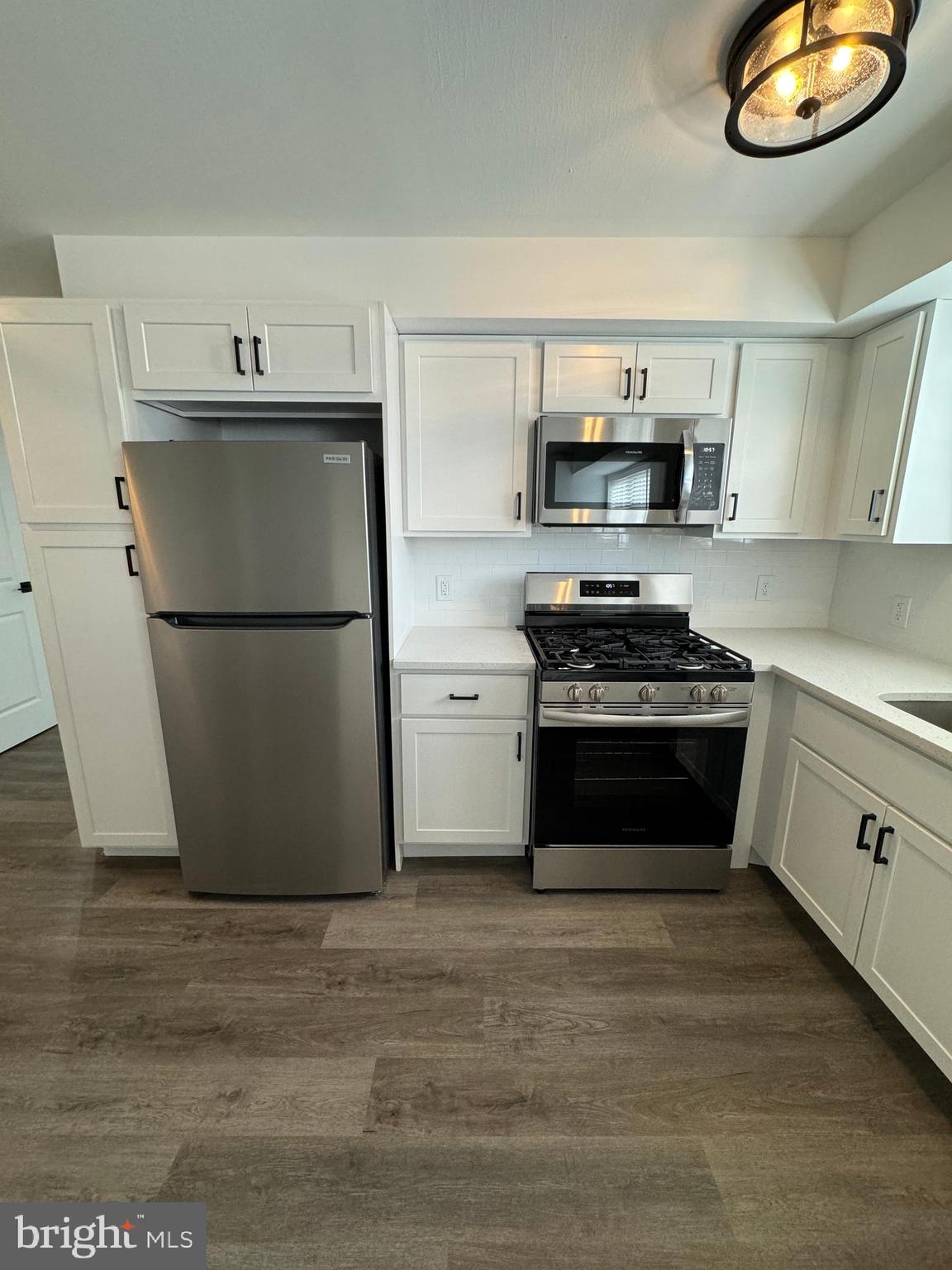 WILLOW GROVE - Residential Lease