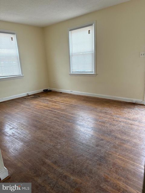 Photo of 1010 Crawford Drive, ROCKVILLE, MD 20851 (MLS # MDMC2218208)