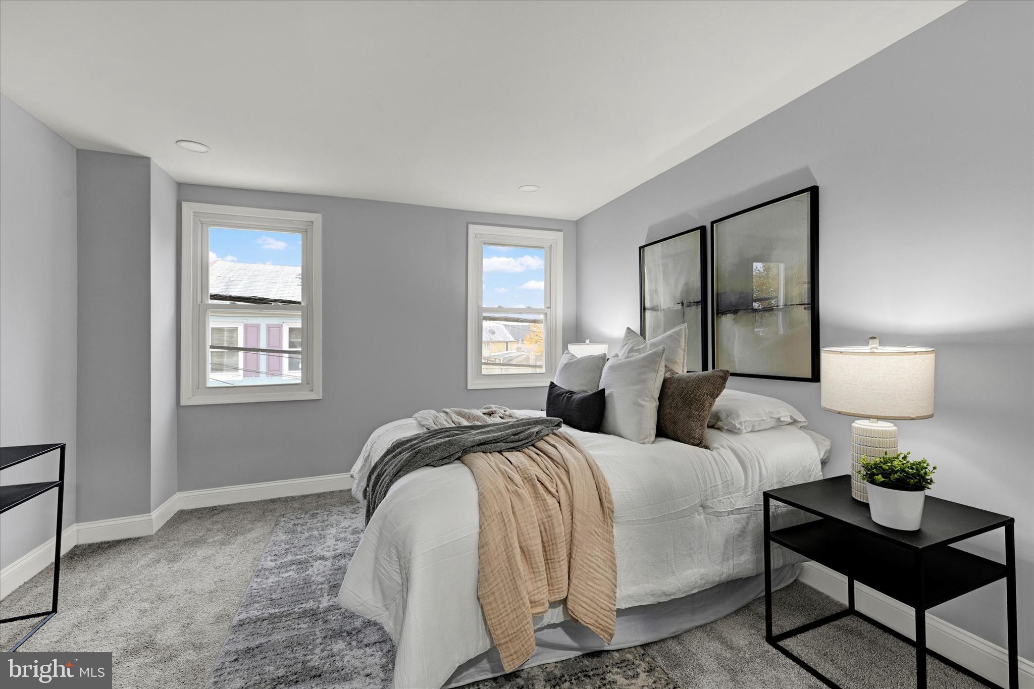 HOLLINS MARKET - Residential