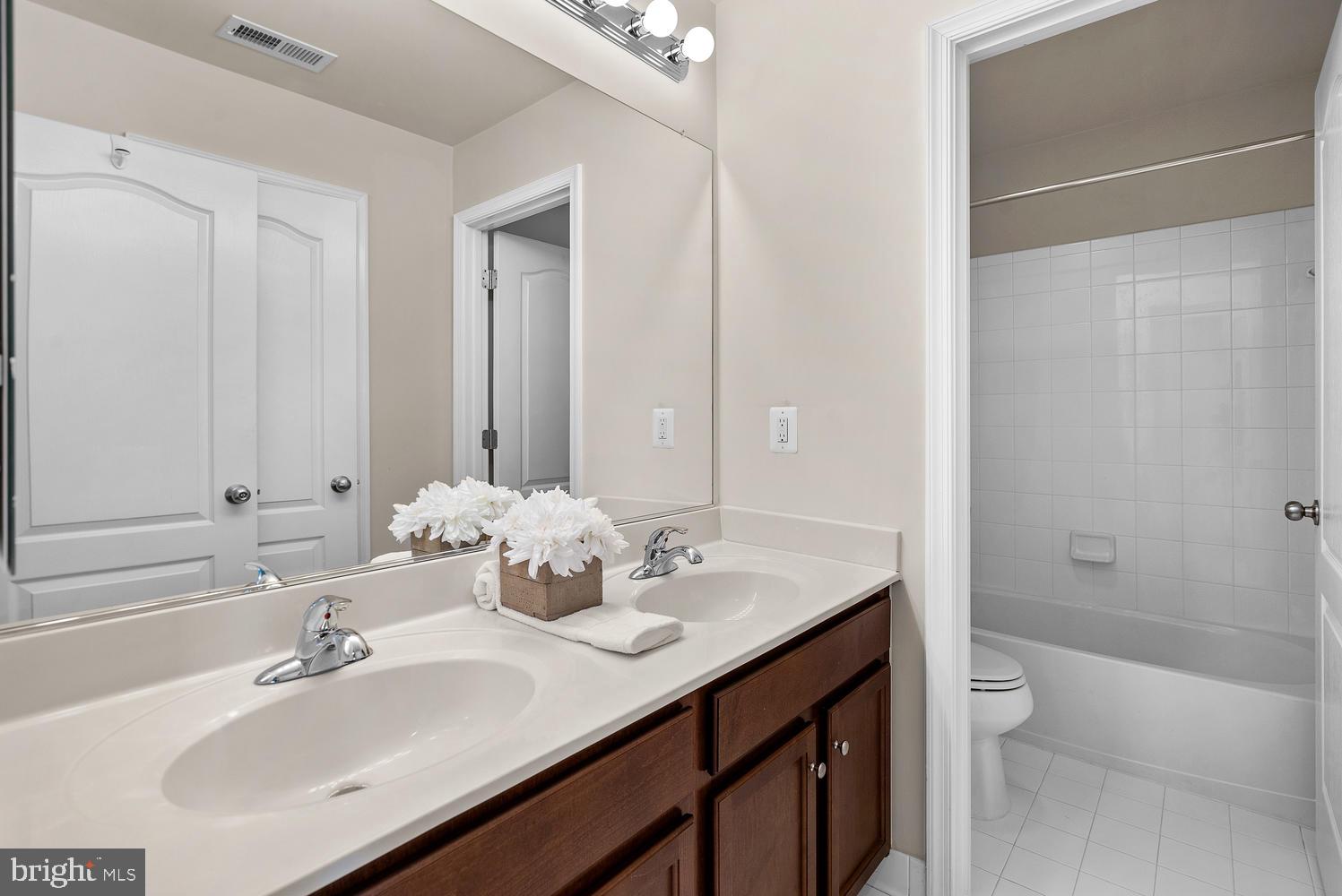 BRAMBLETON OVERLOOK - Residential Lease