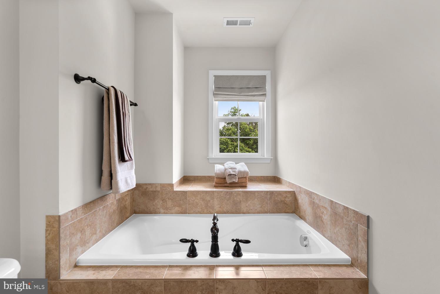 BRAMBLETON OVERLOOK - Residential Lease