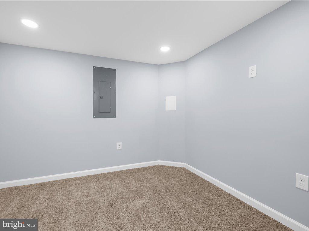 JOHNS HOPKINS - Residential Lease