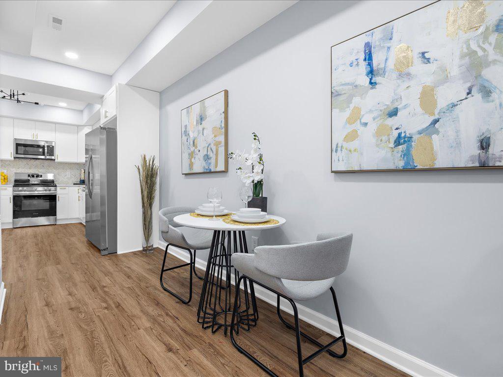 JOHNS HOPKINS - Residential Lease