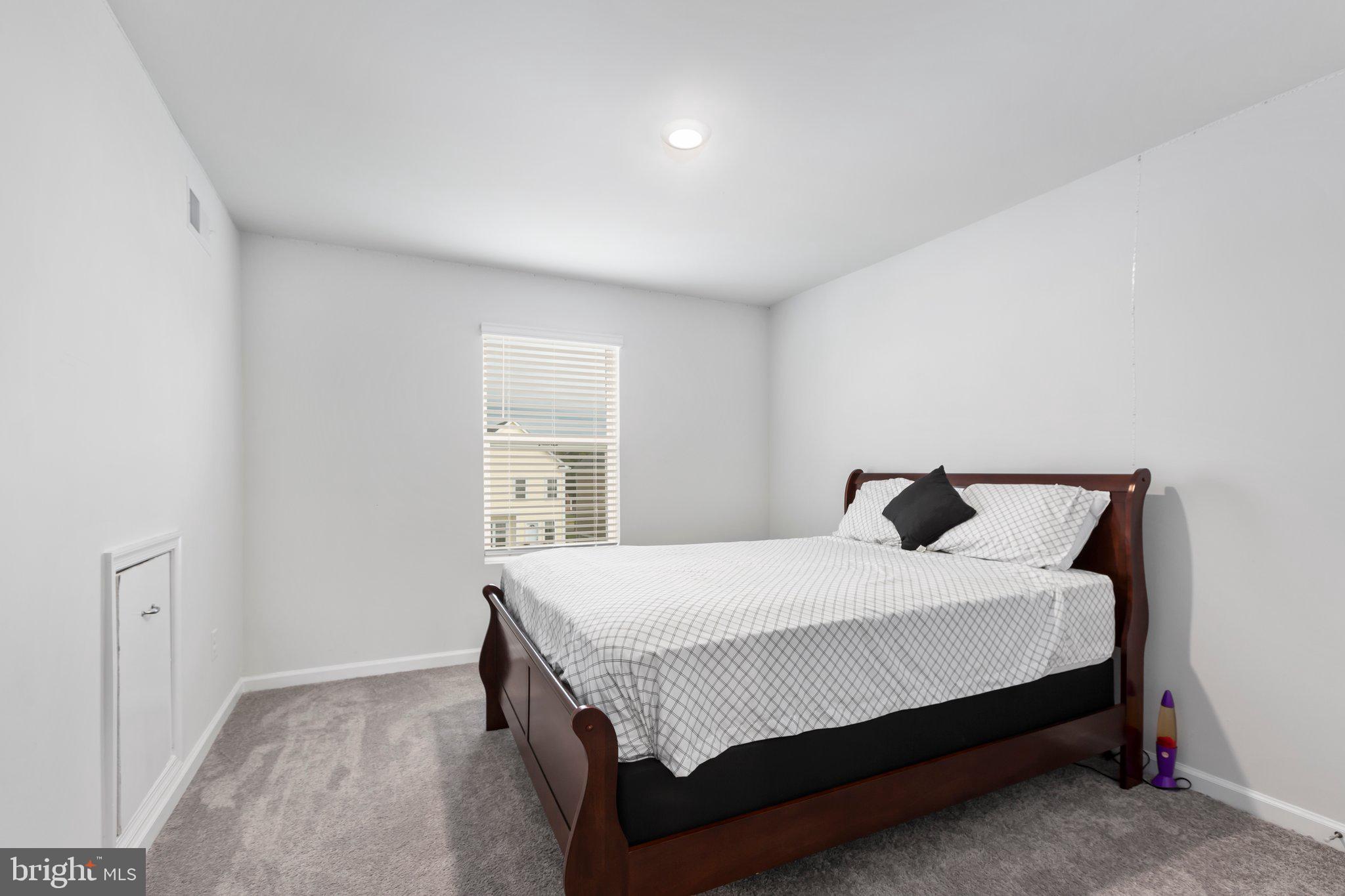 LADYSMITH VILLAGE - Residential Lease