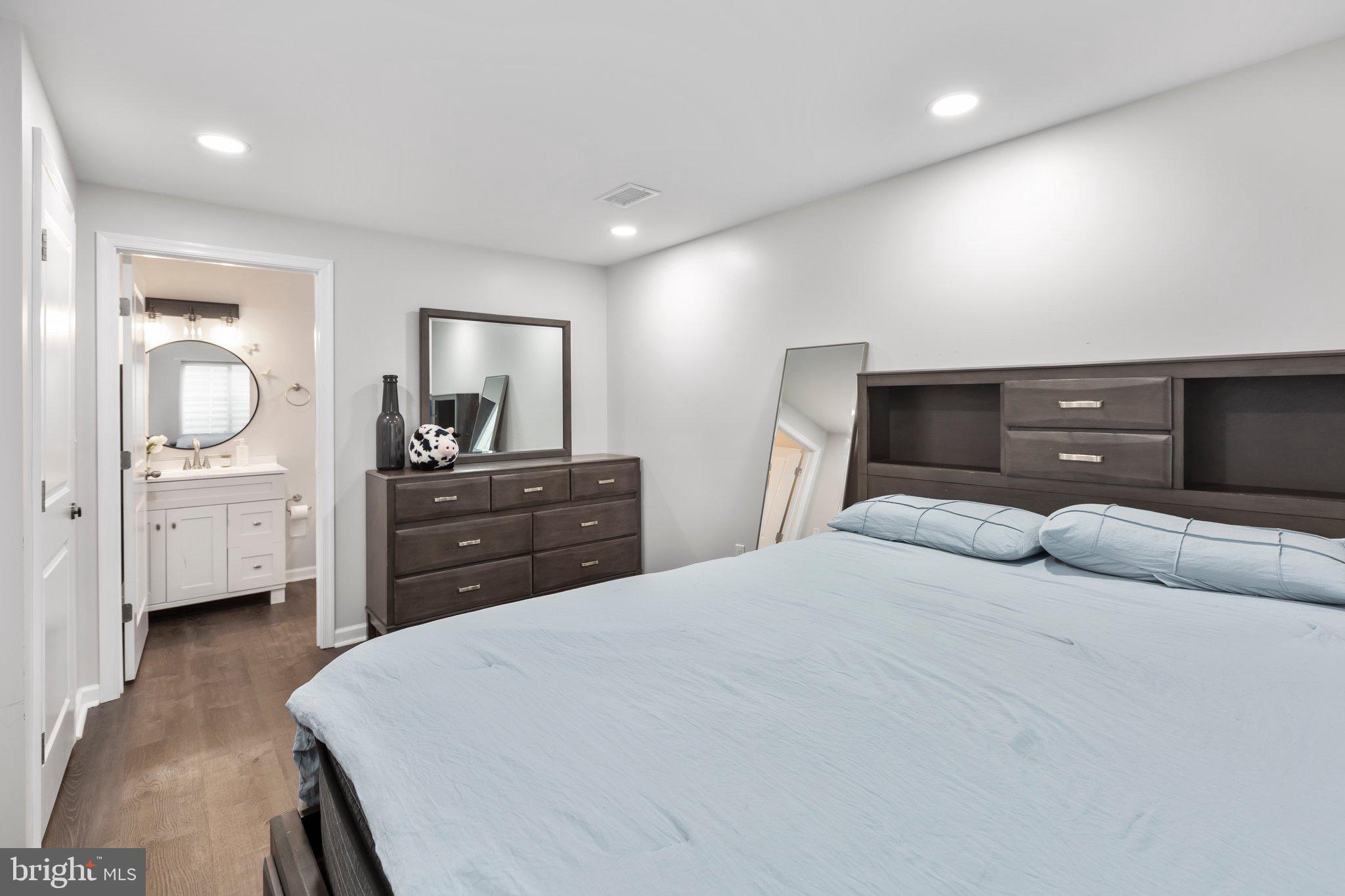 LADYSMITH VILLAGE - Residential Lease