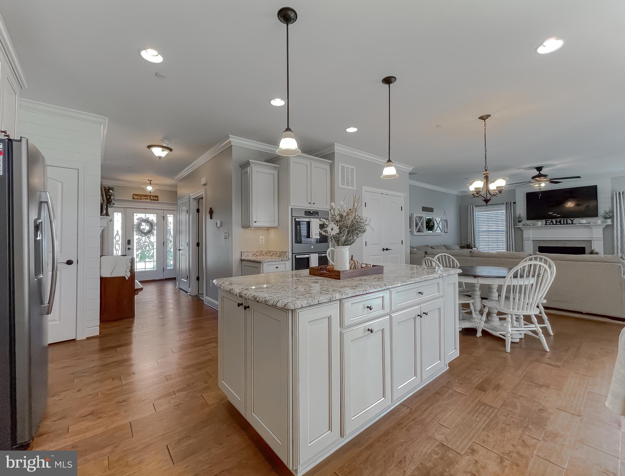 TWIN PONDS - Residential