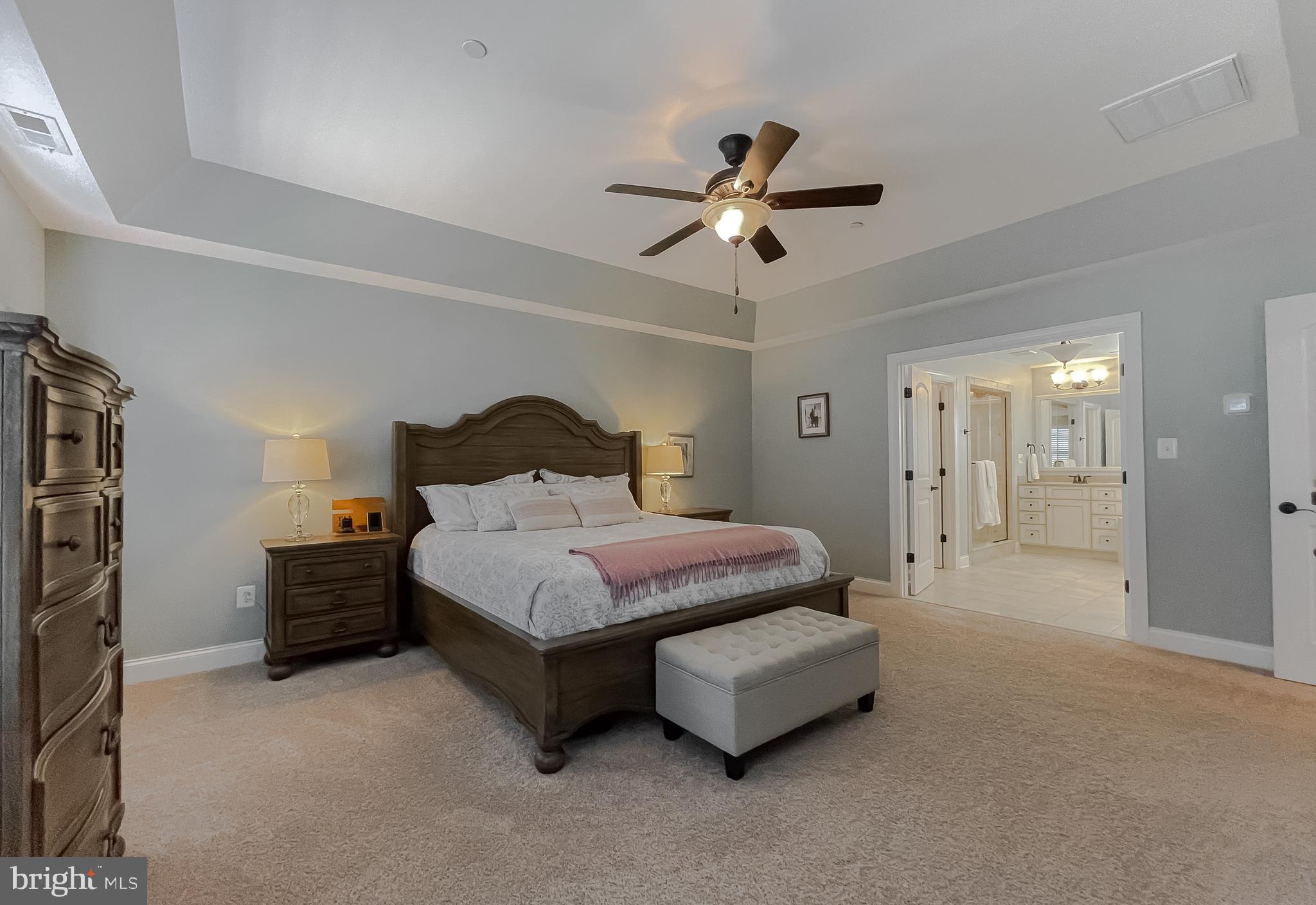 TWIN PONDS - Residential