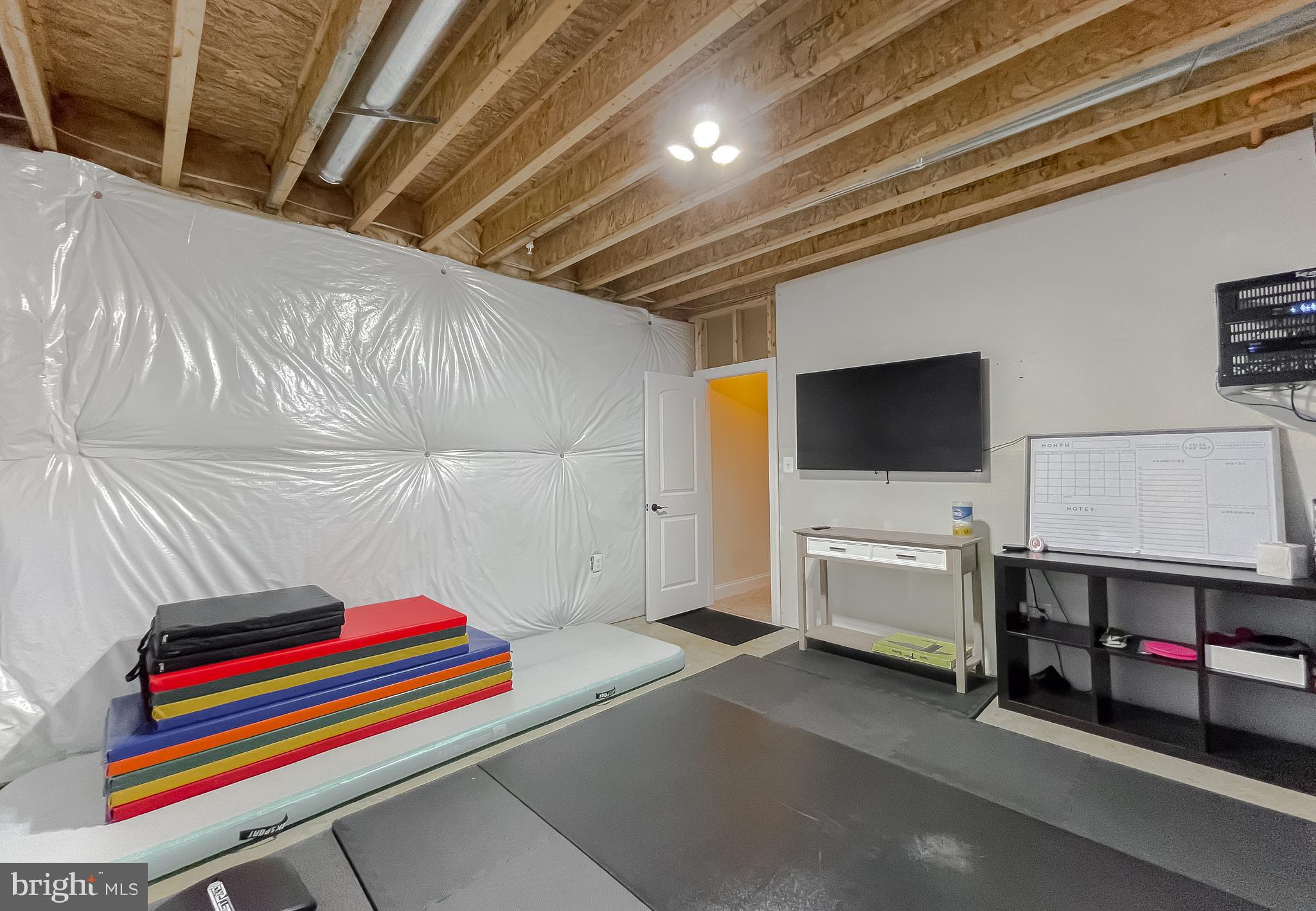 TWIN PONDS - Residential