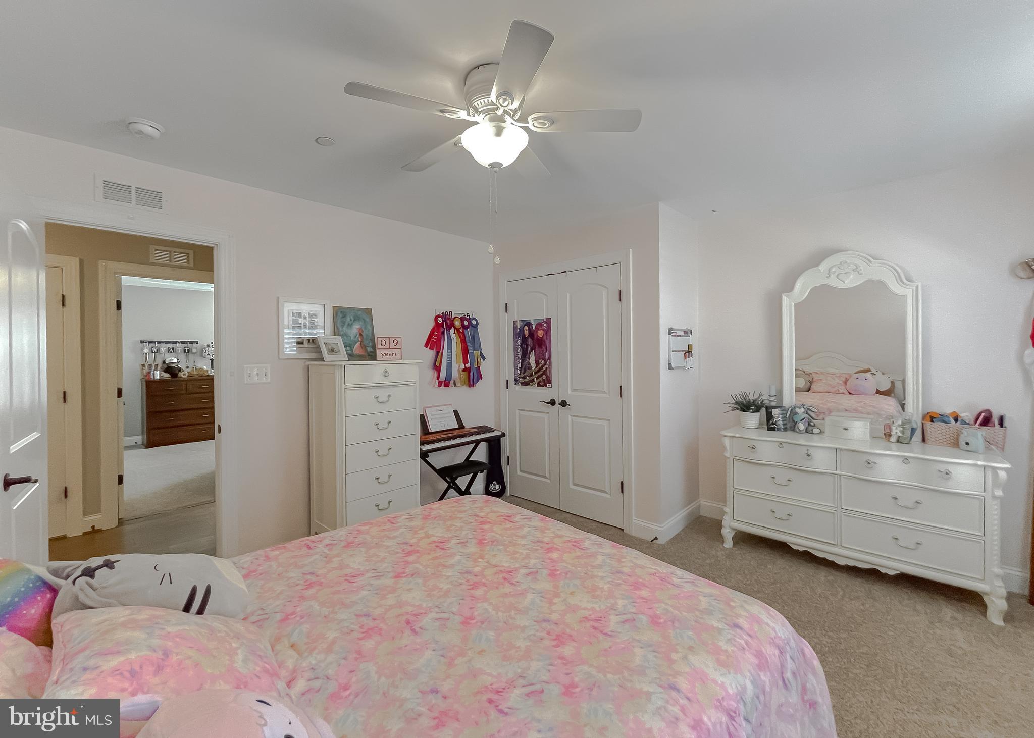 TWIN PONDS - Residential