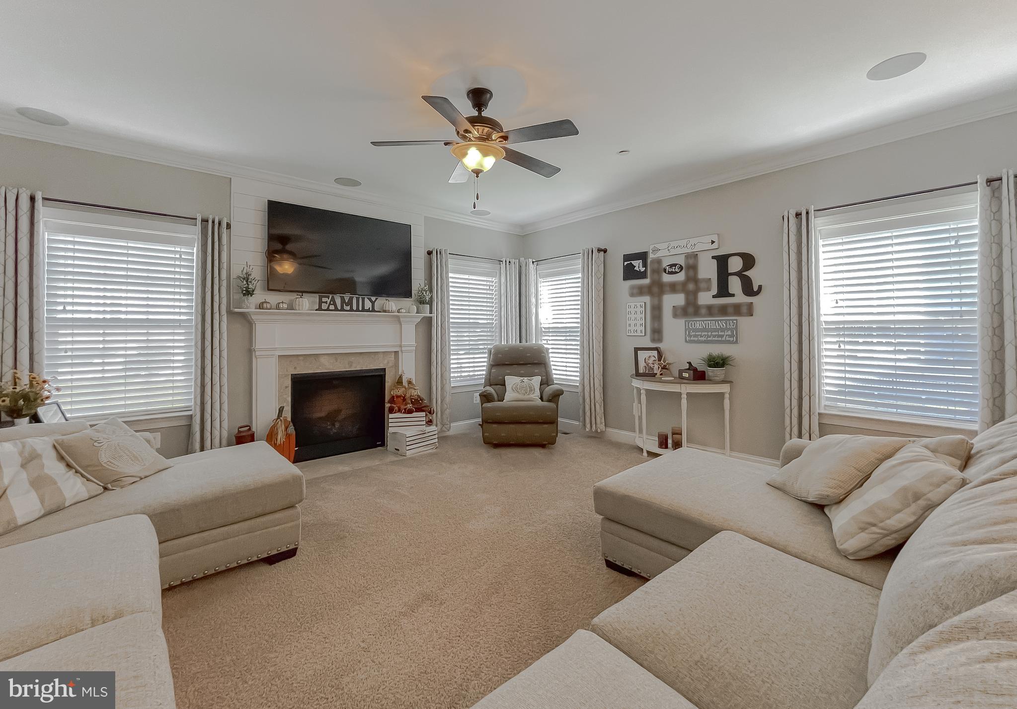 TWIN PONDS - Residential