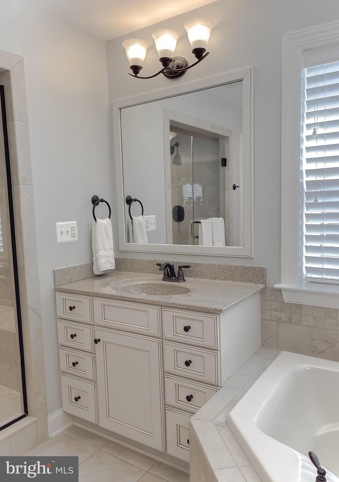 TWIN PONDS - Residential