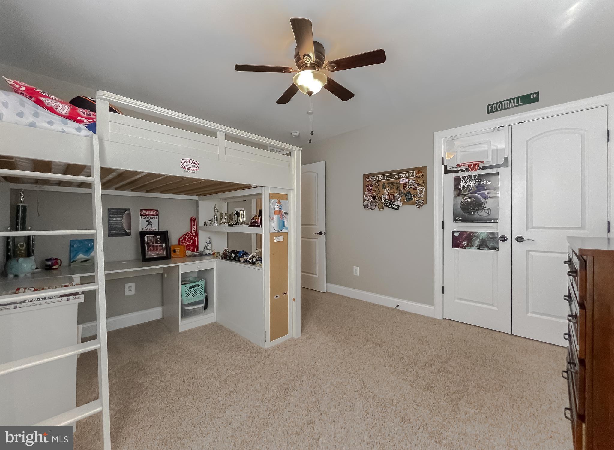 TWIN PONDS - Residential