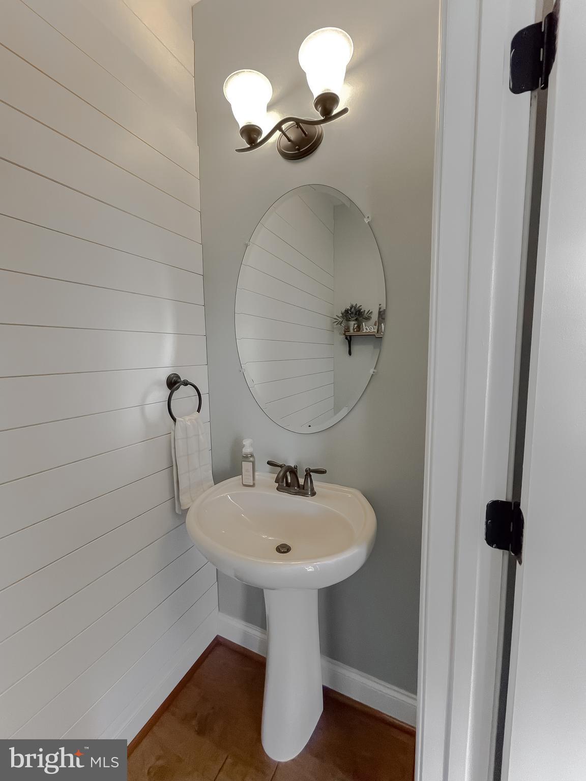 TWIN PONDS - Residential