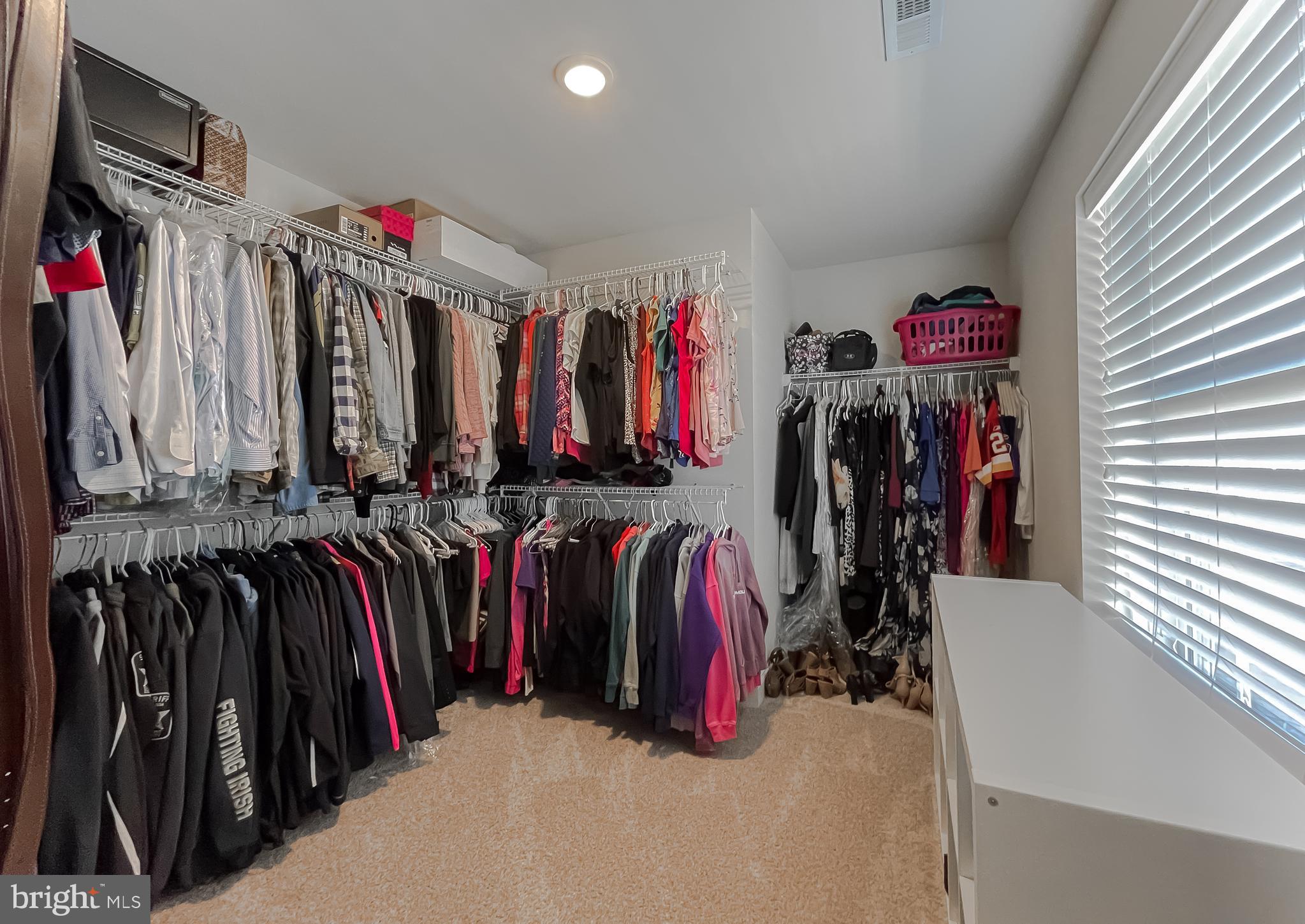 TWIN PONDS - Residential