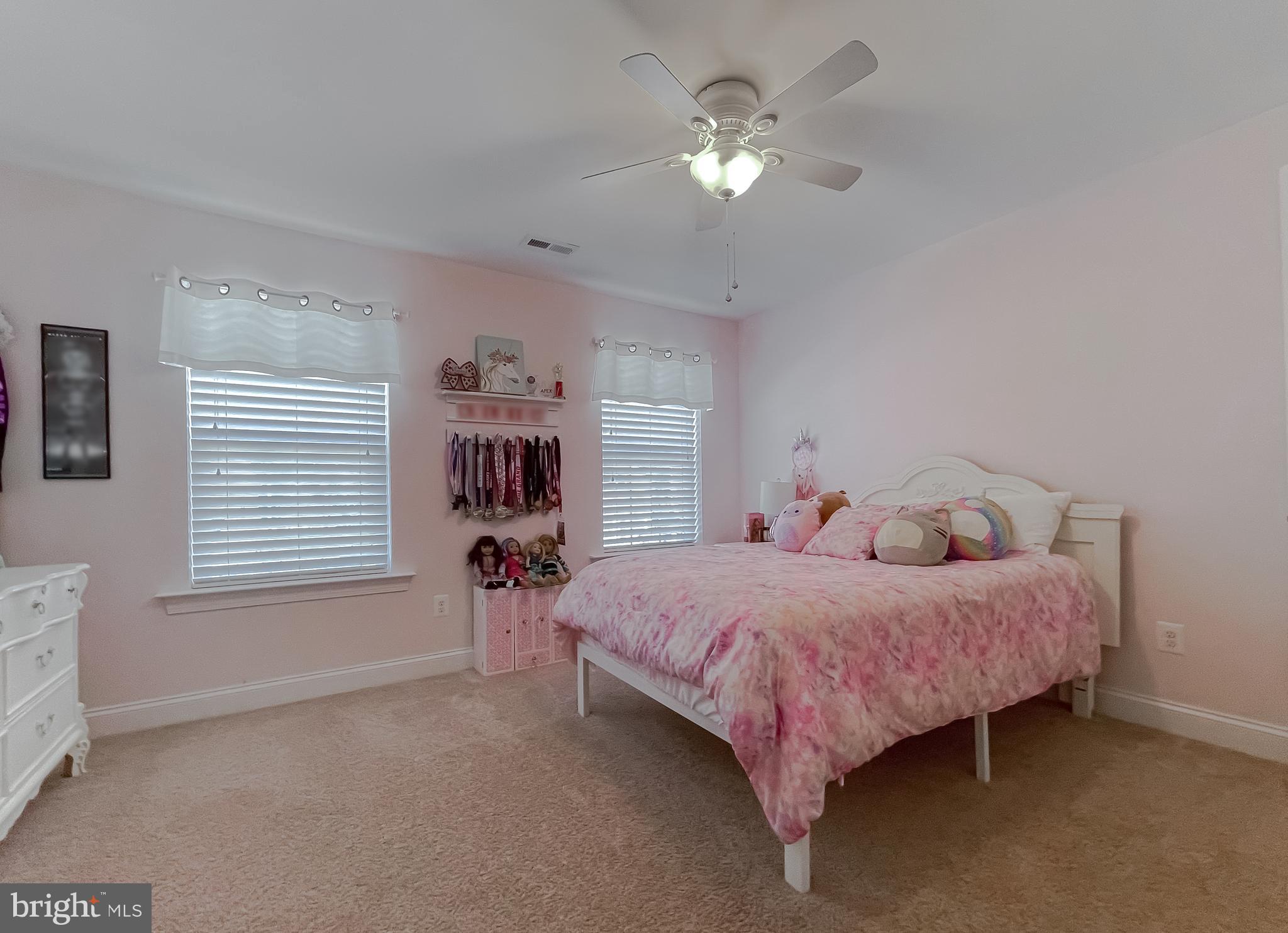 TWIN PONDS - Residential