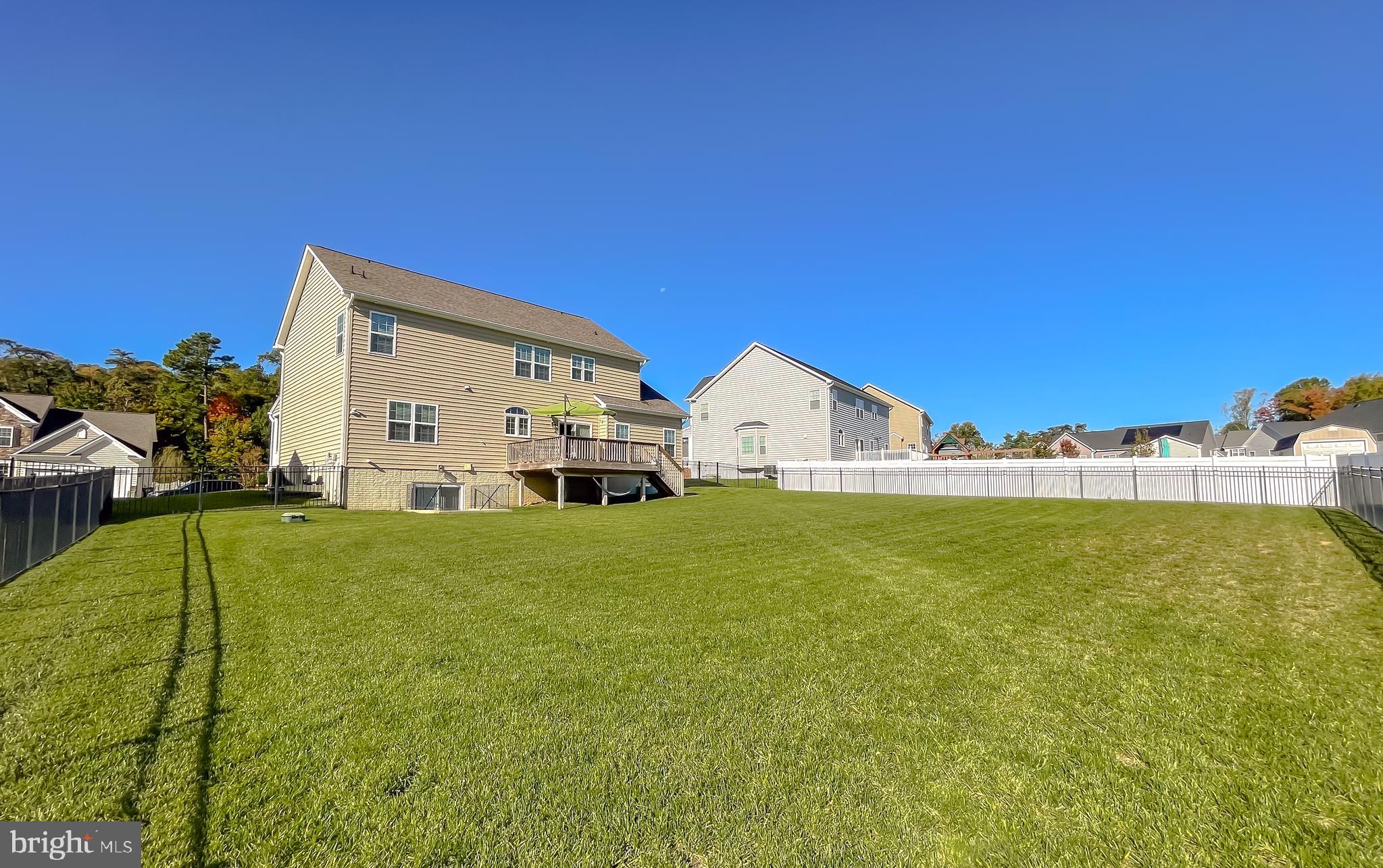 TWIN PONDS - Residential