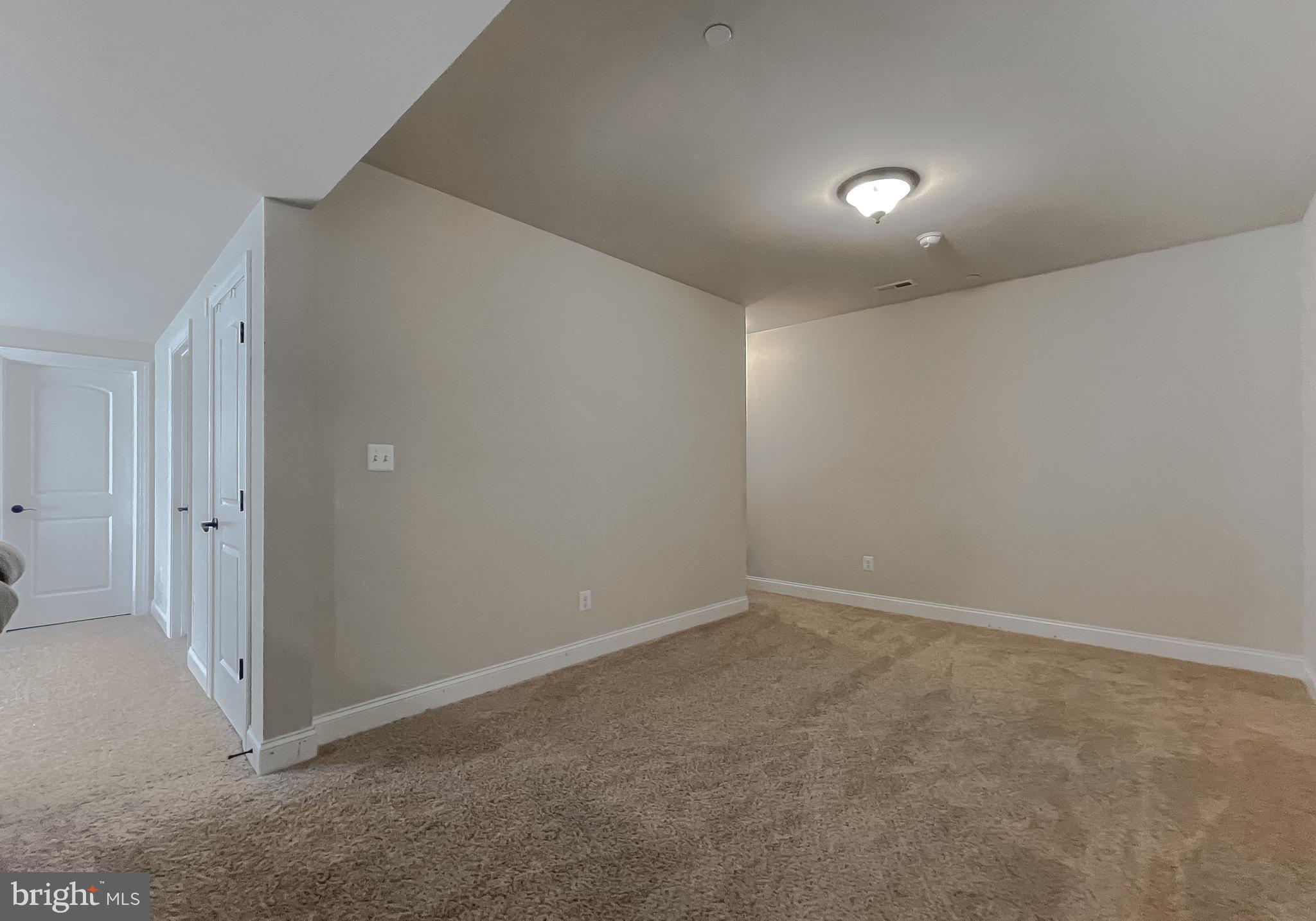 TWIN PONDS - Residential