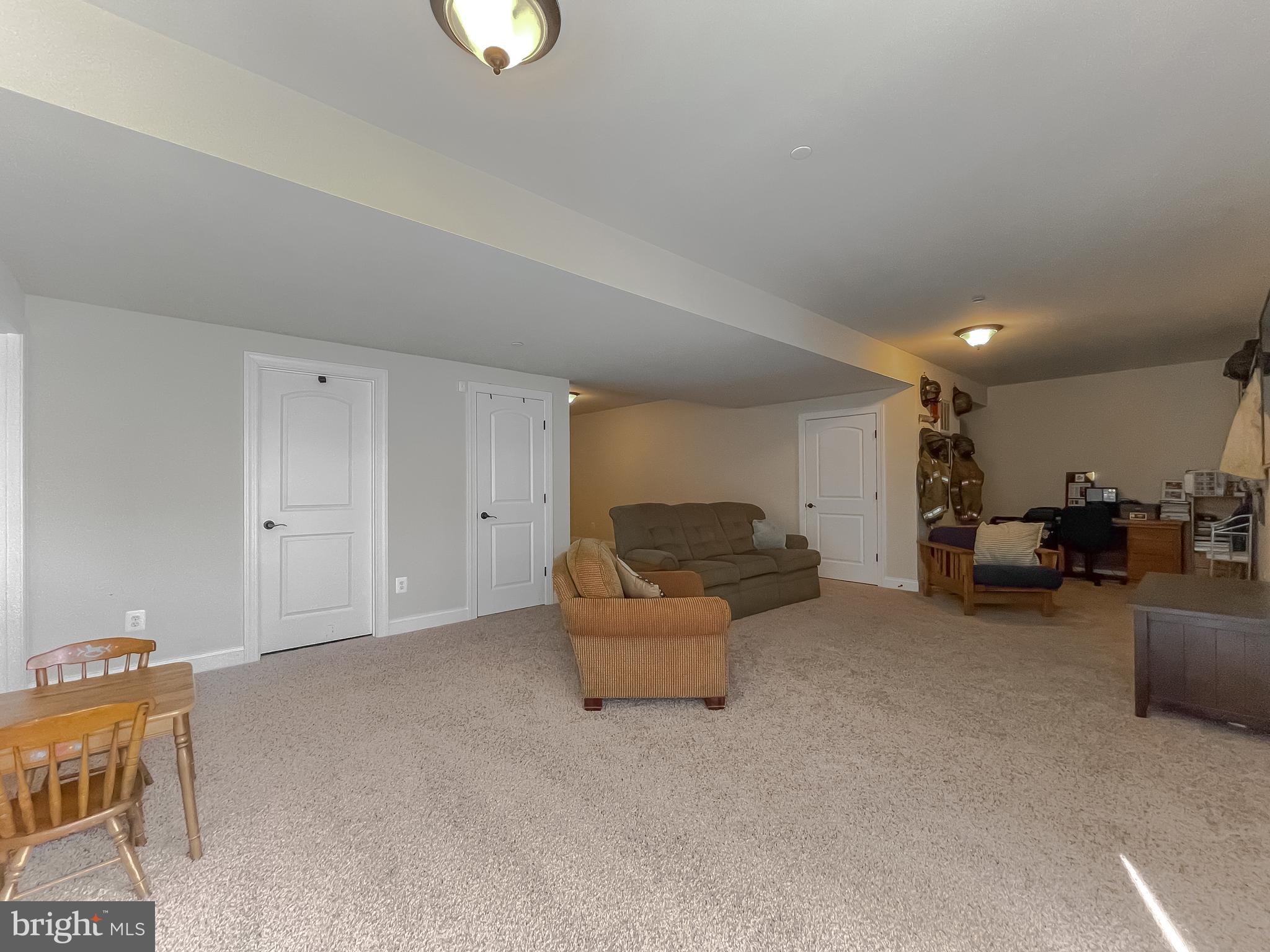 TWIN PONDS - Residential