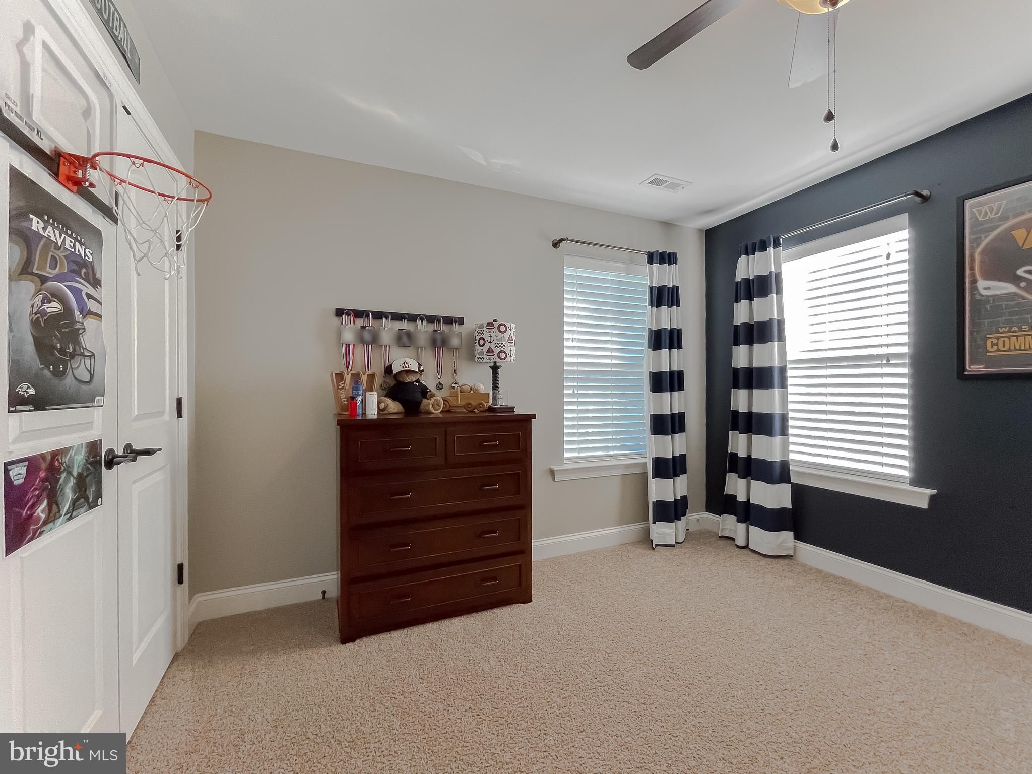 TWIN PONDS - Residential