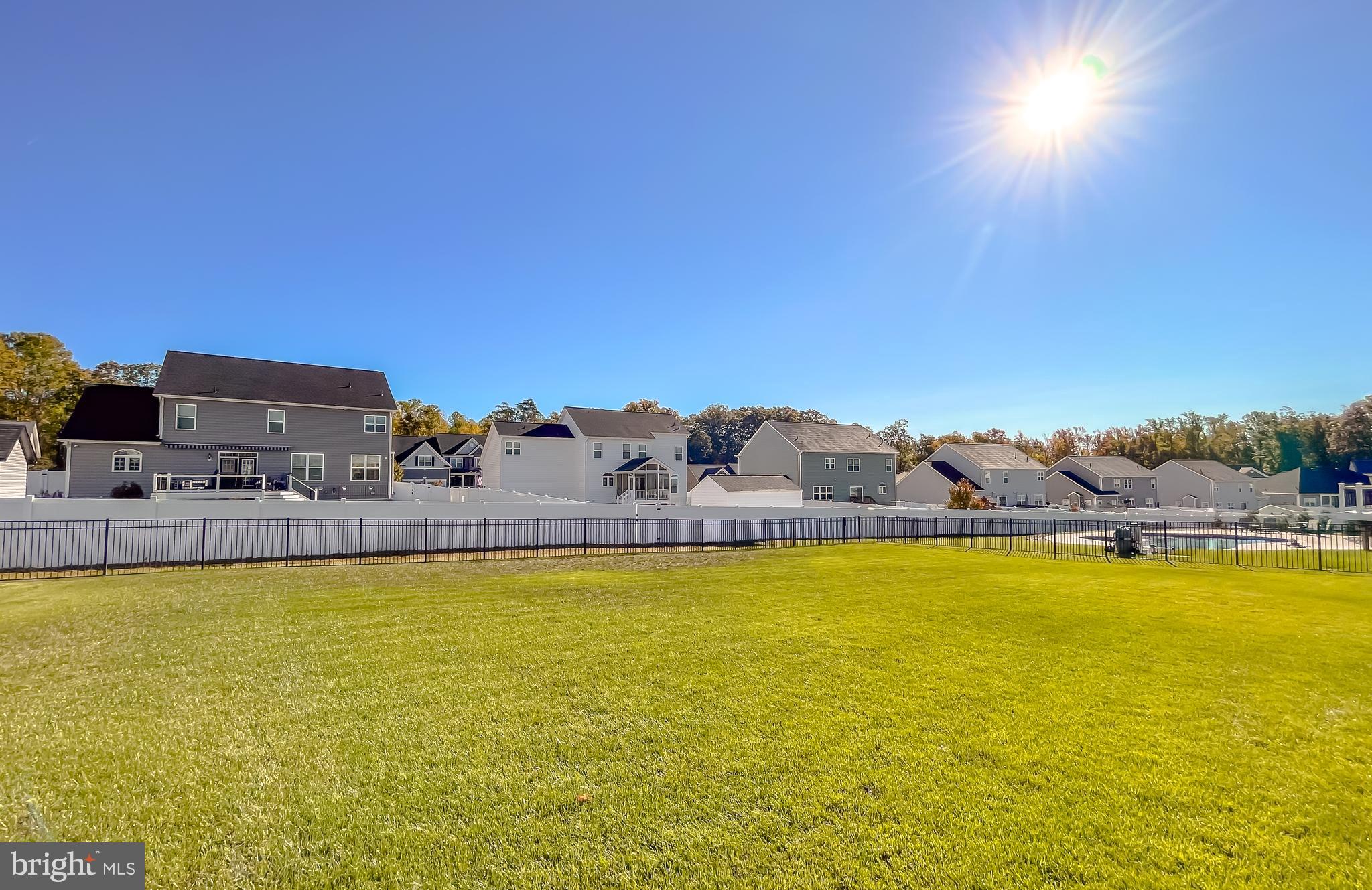 TWIN PONDS - Residential