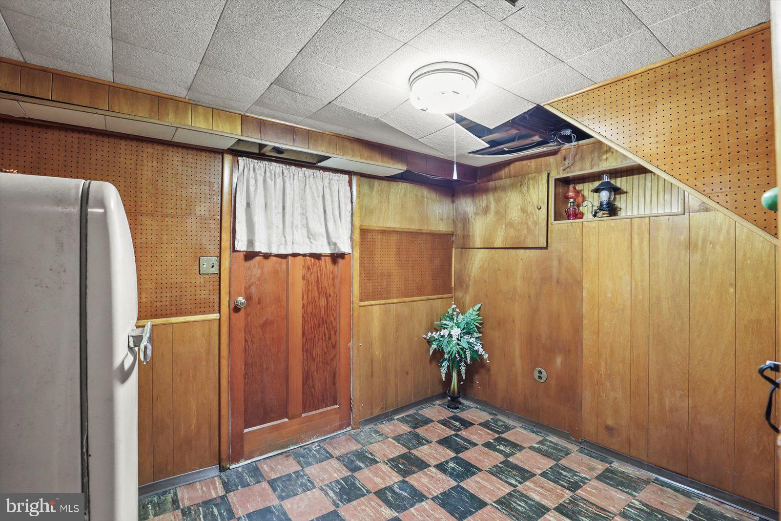 PERRY HALL - Residential