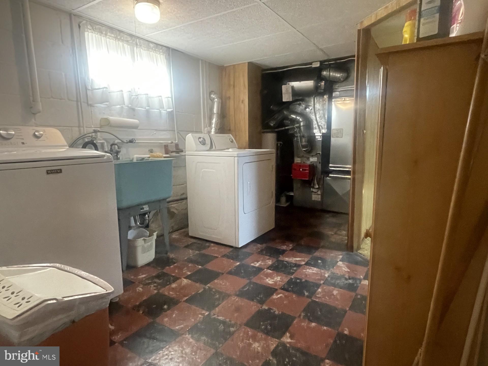 PERRY HALL - Residential