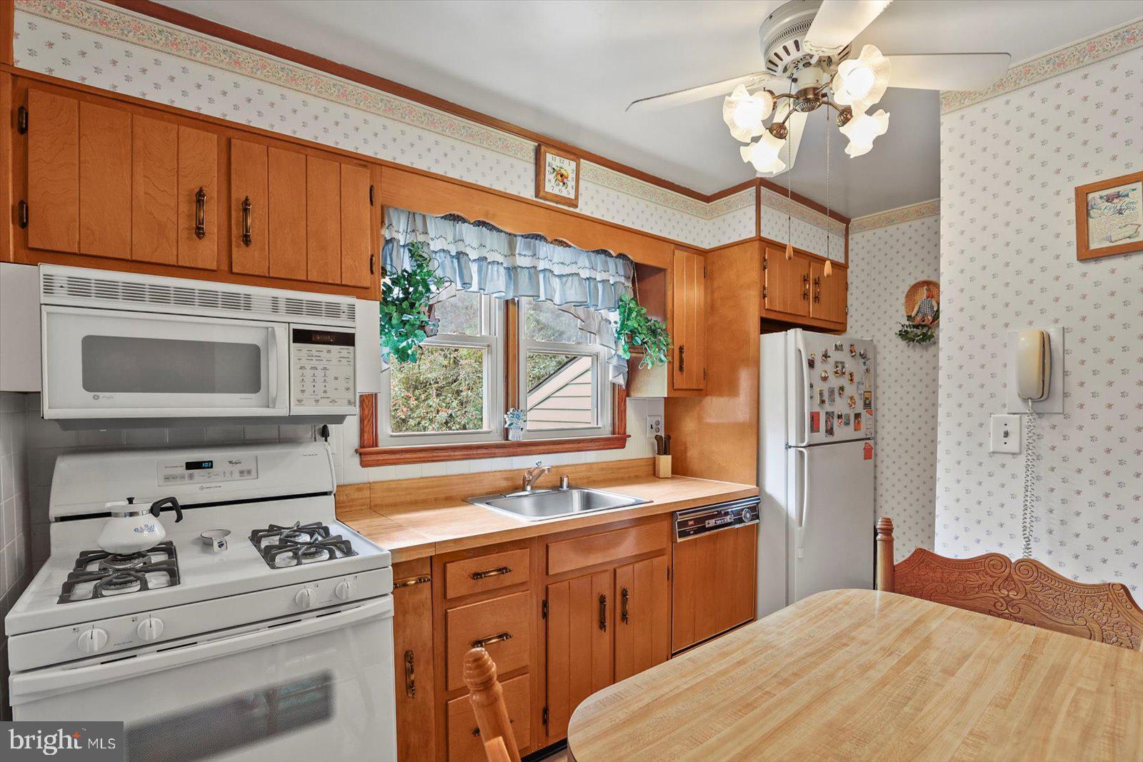 PERRY HALL - Residential