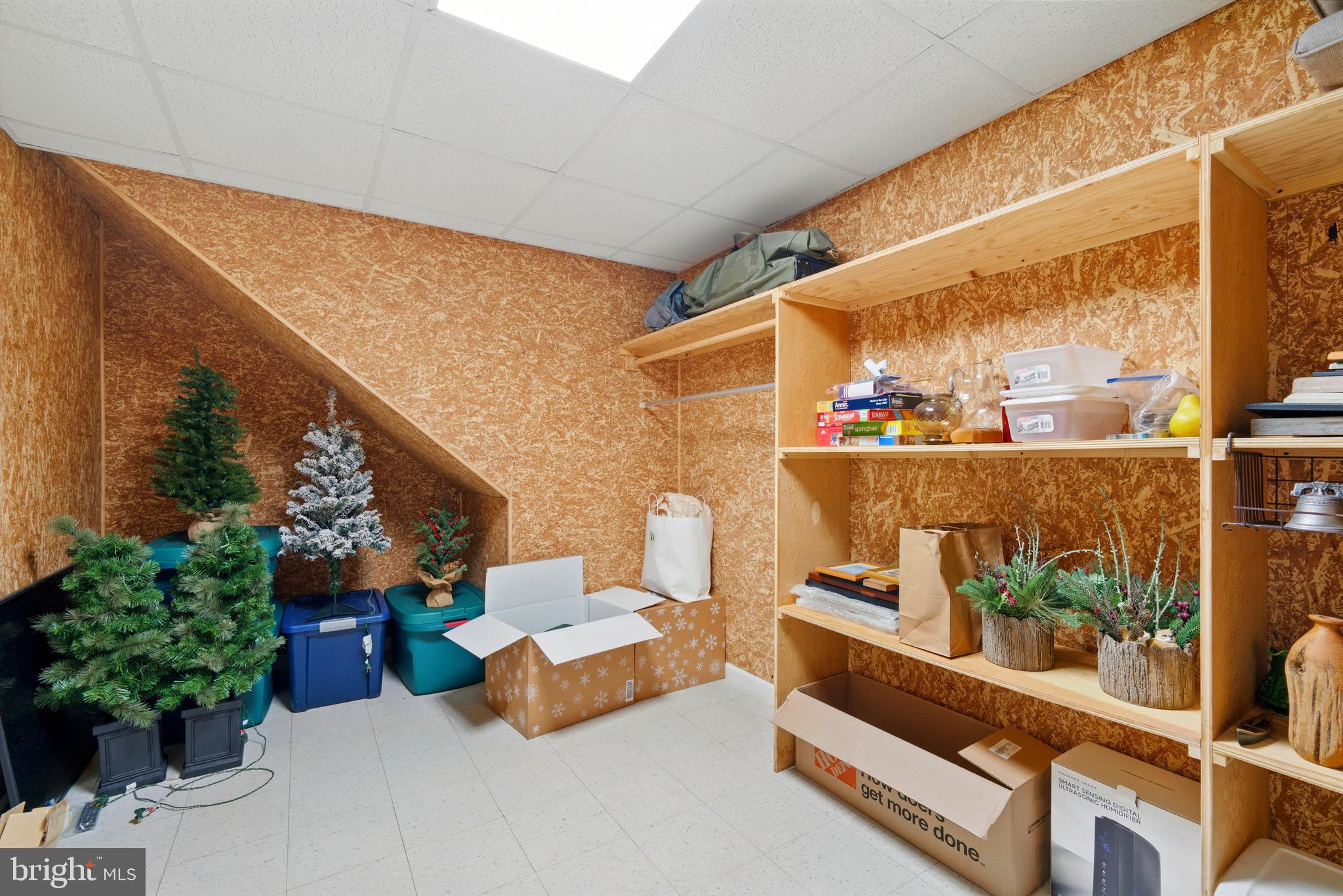 CRESTVIEW - Residential