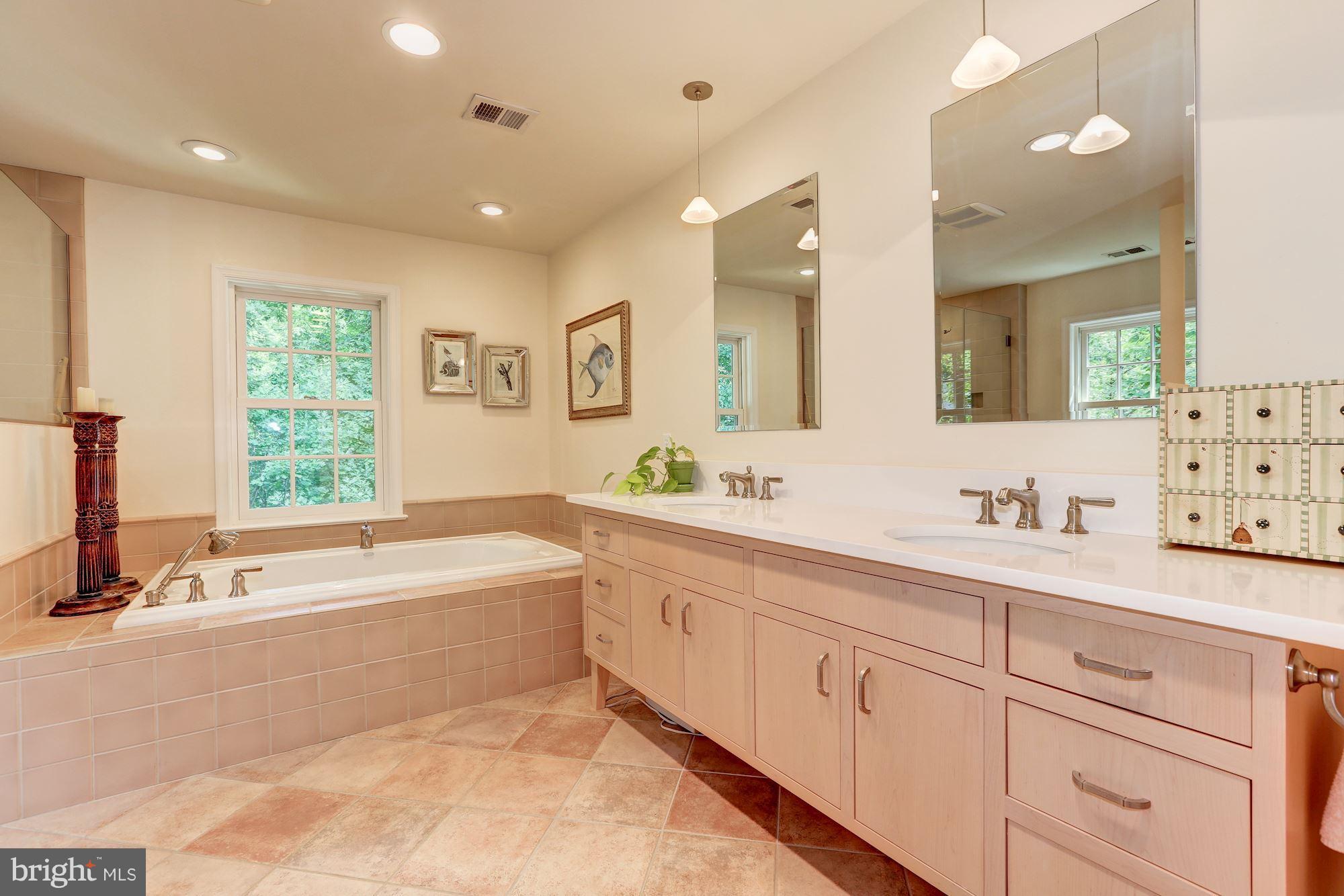 RIVER FALLS - Residential