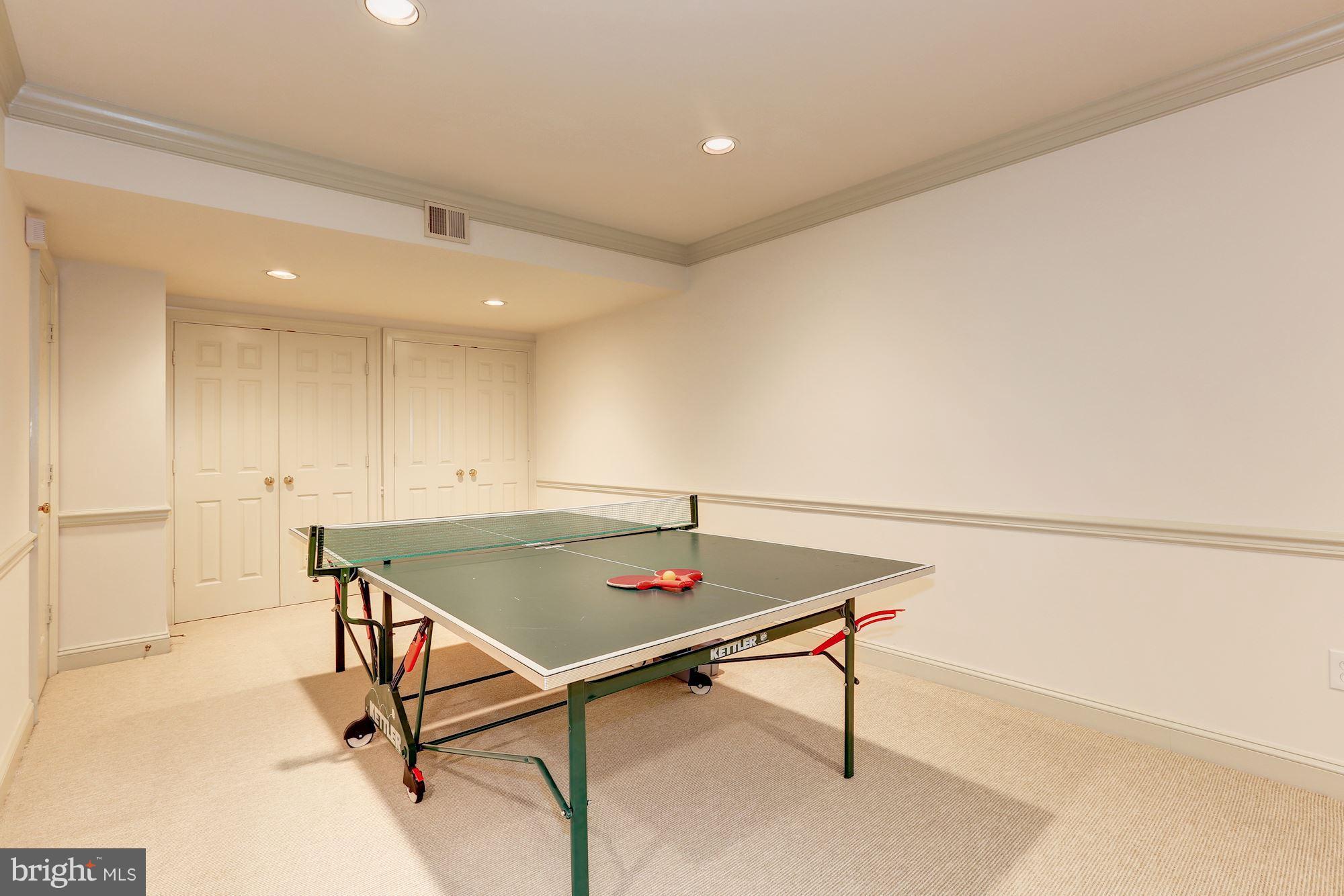 RIVER FALLS - Residential