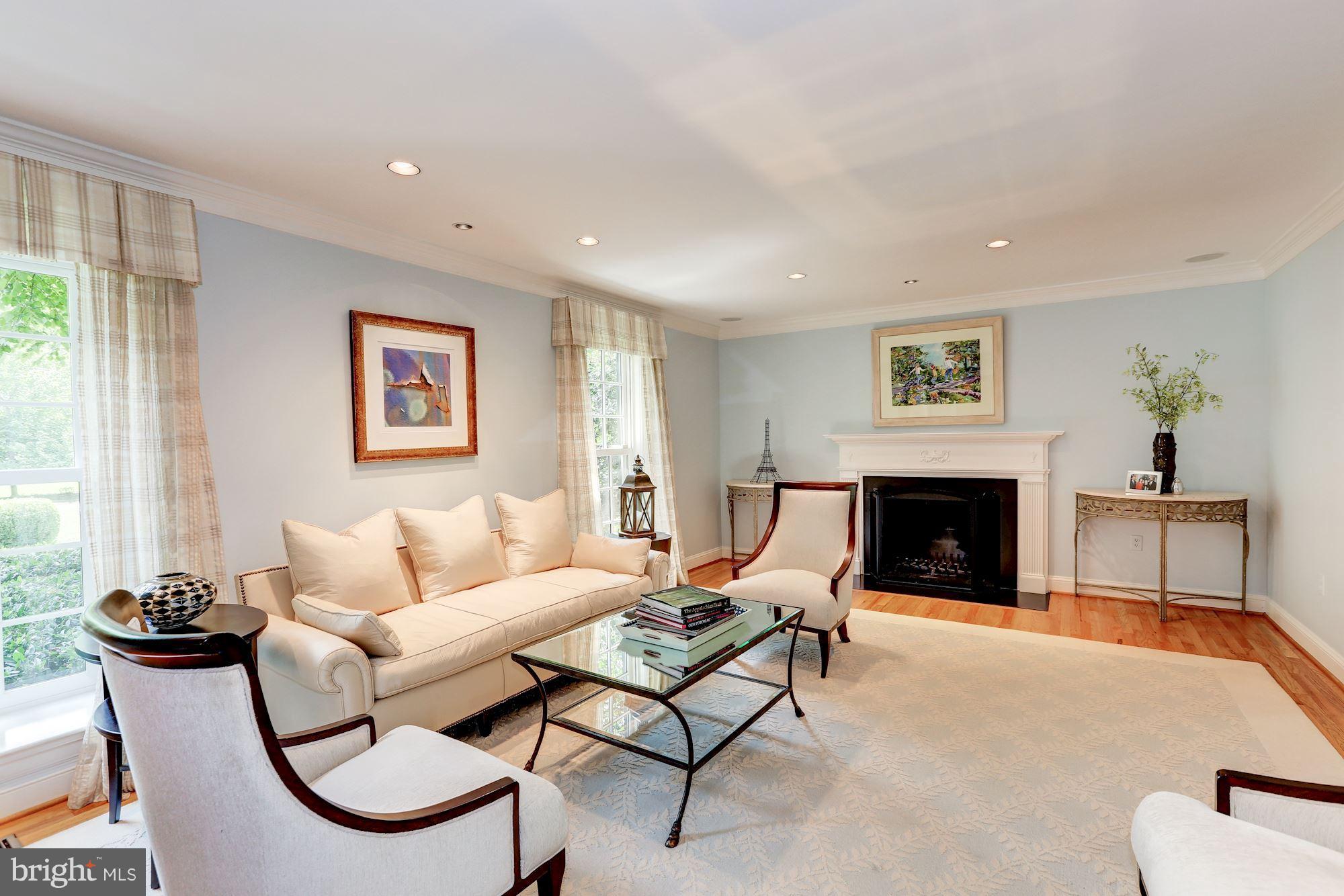 RIVER FALLS - Residential