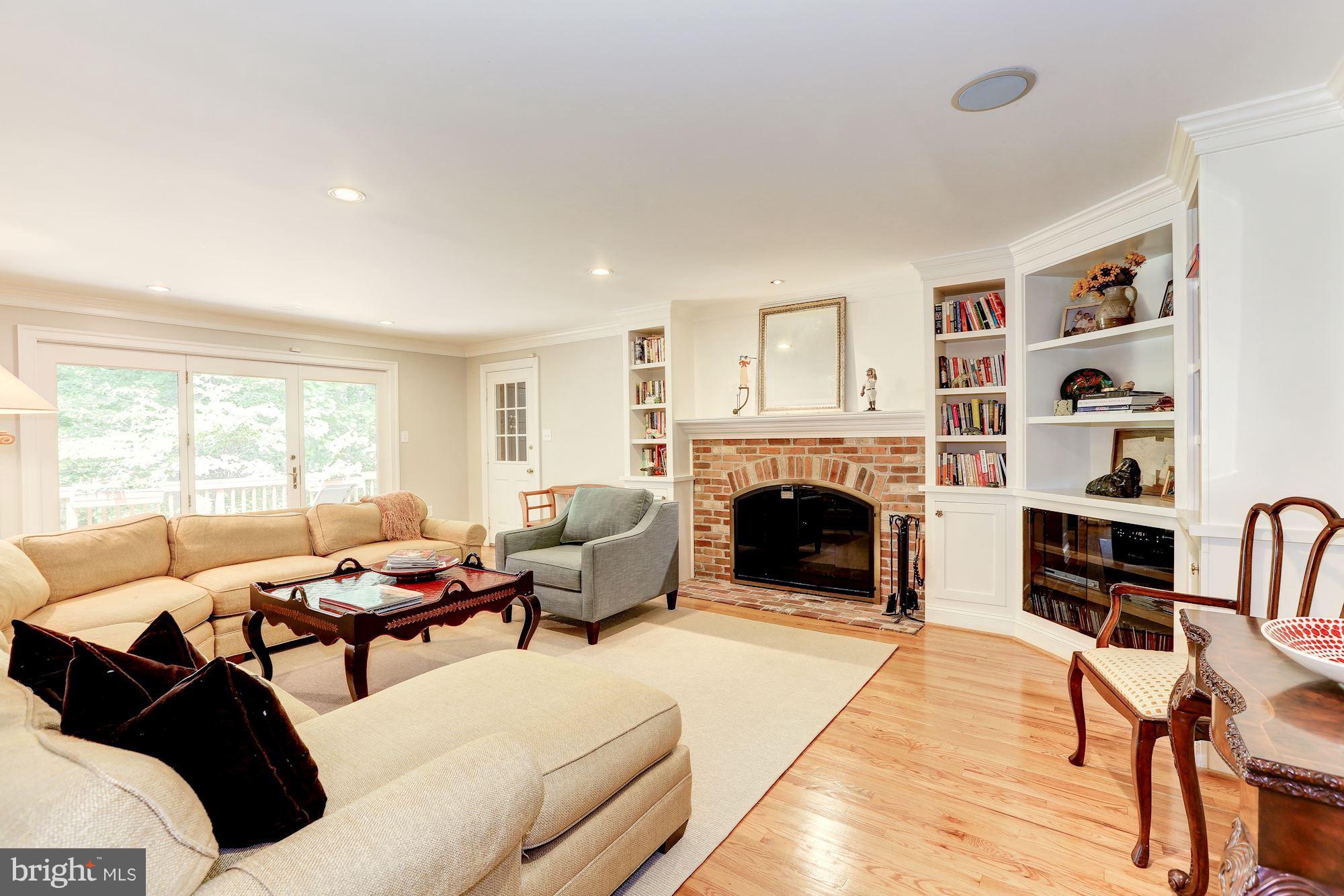 RIVER FALLS - Residential