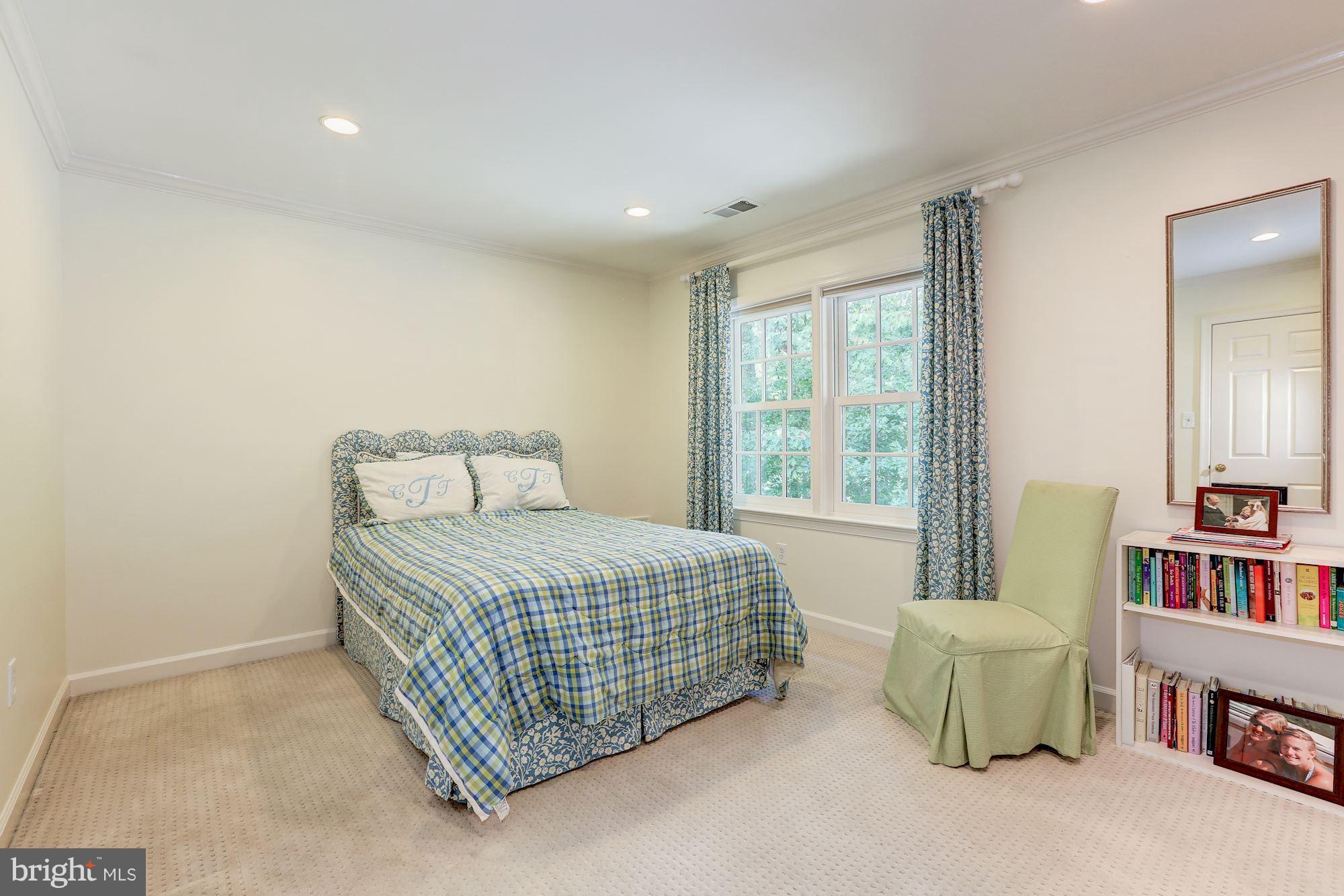 RIVER FALLS - Residential