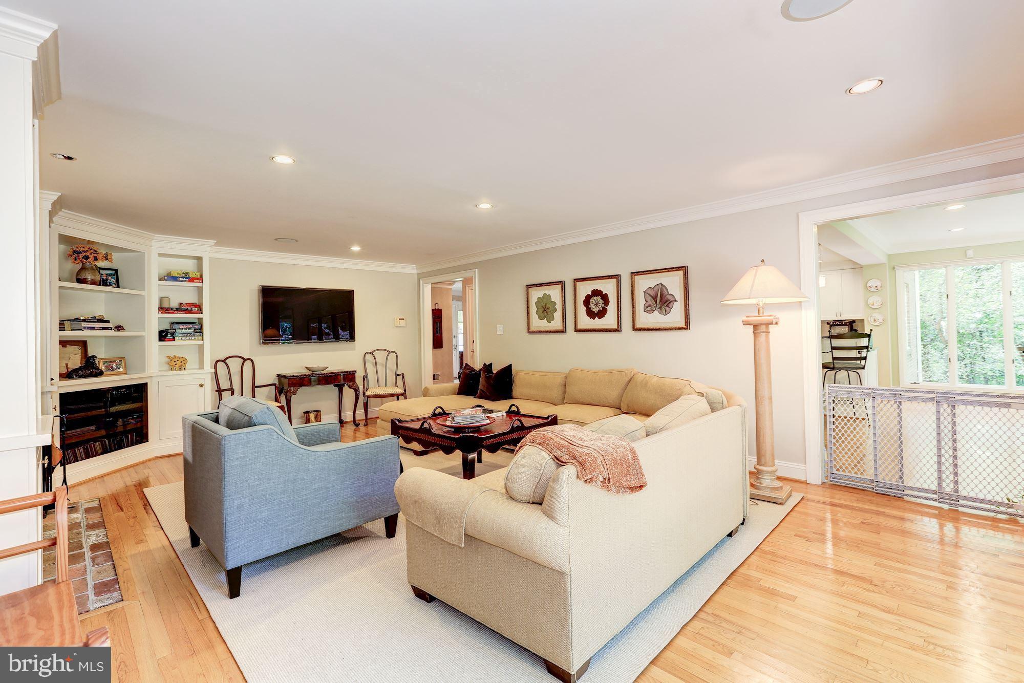 RIVER FALLS - Residential