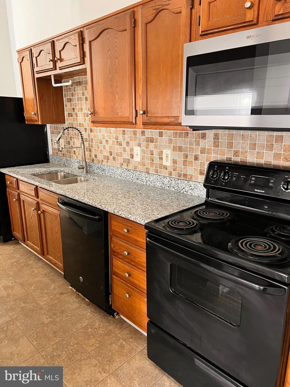 904 SWALLOW CREST COURT M 904-M