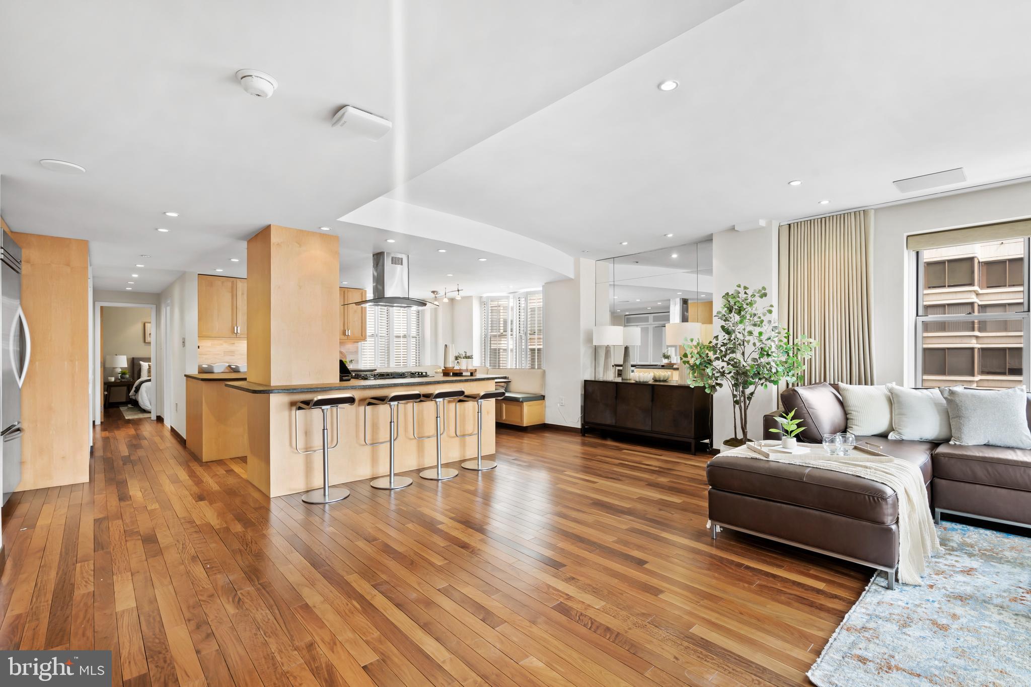 220 W RITTENHOUSE SQUARE 18A
