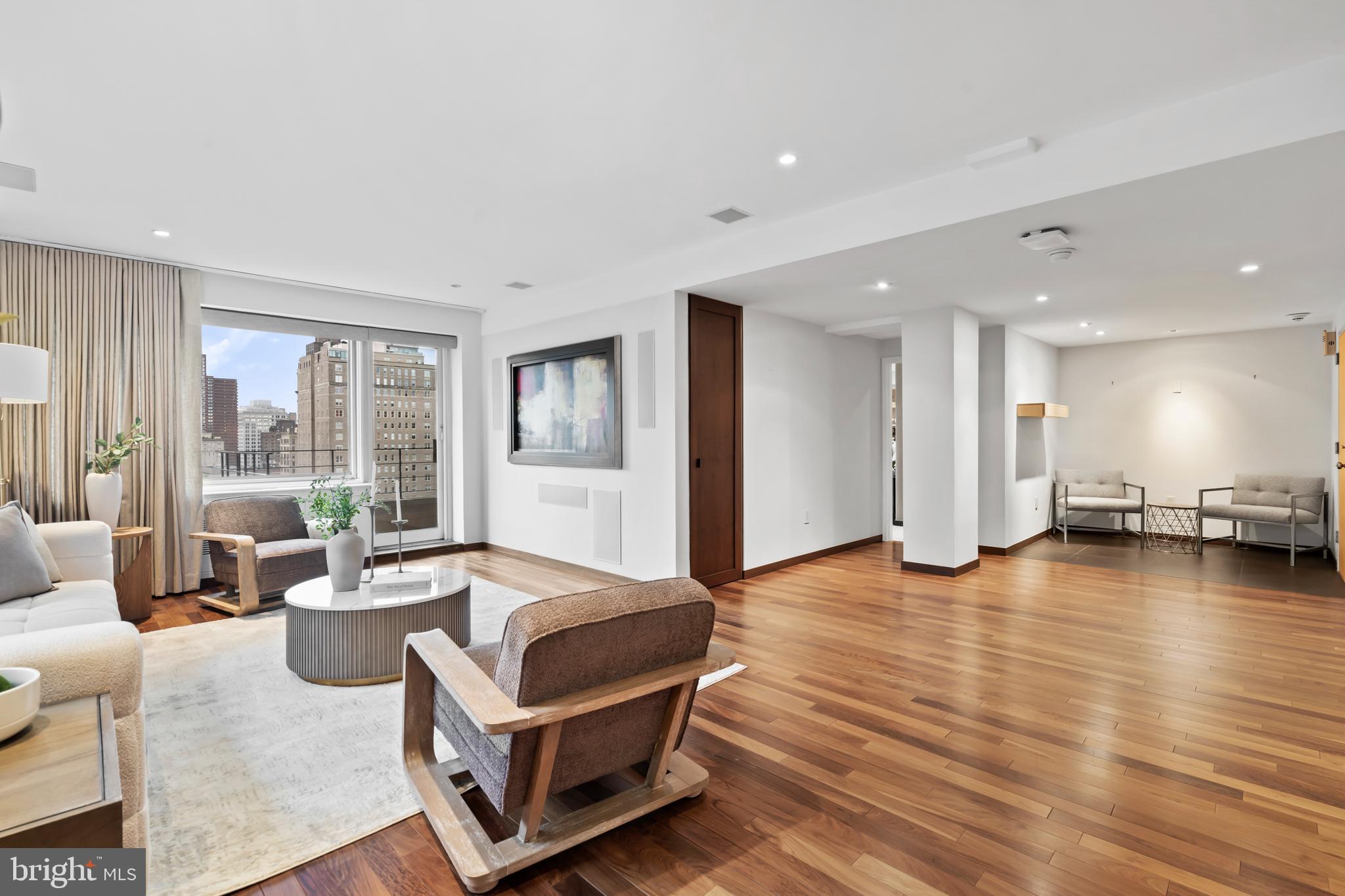 220 W RITTENHOUSE SQUARE 18A