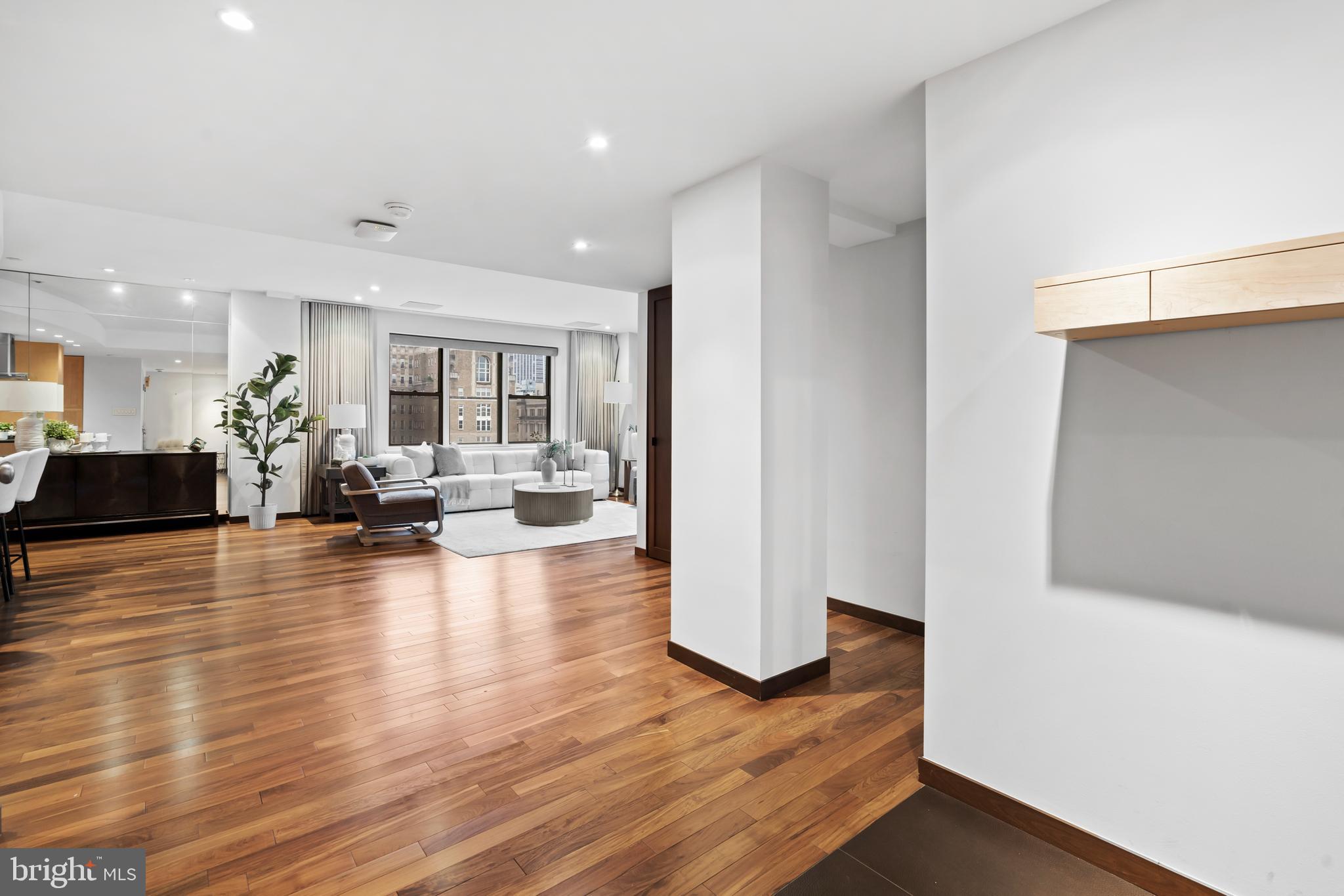 220 W RITTENHOUSE SQUARE 18A