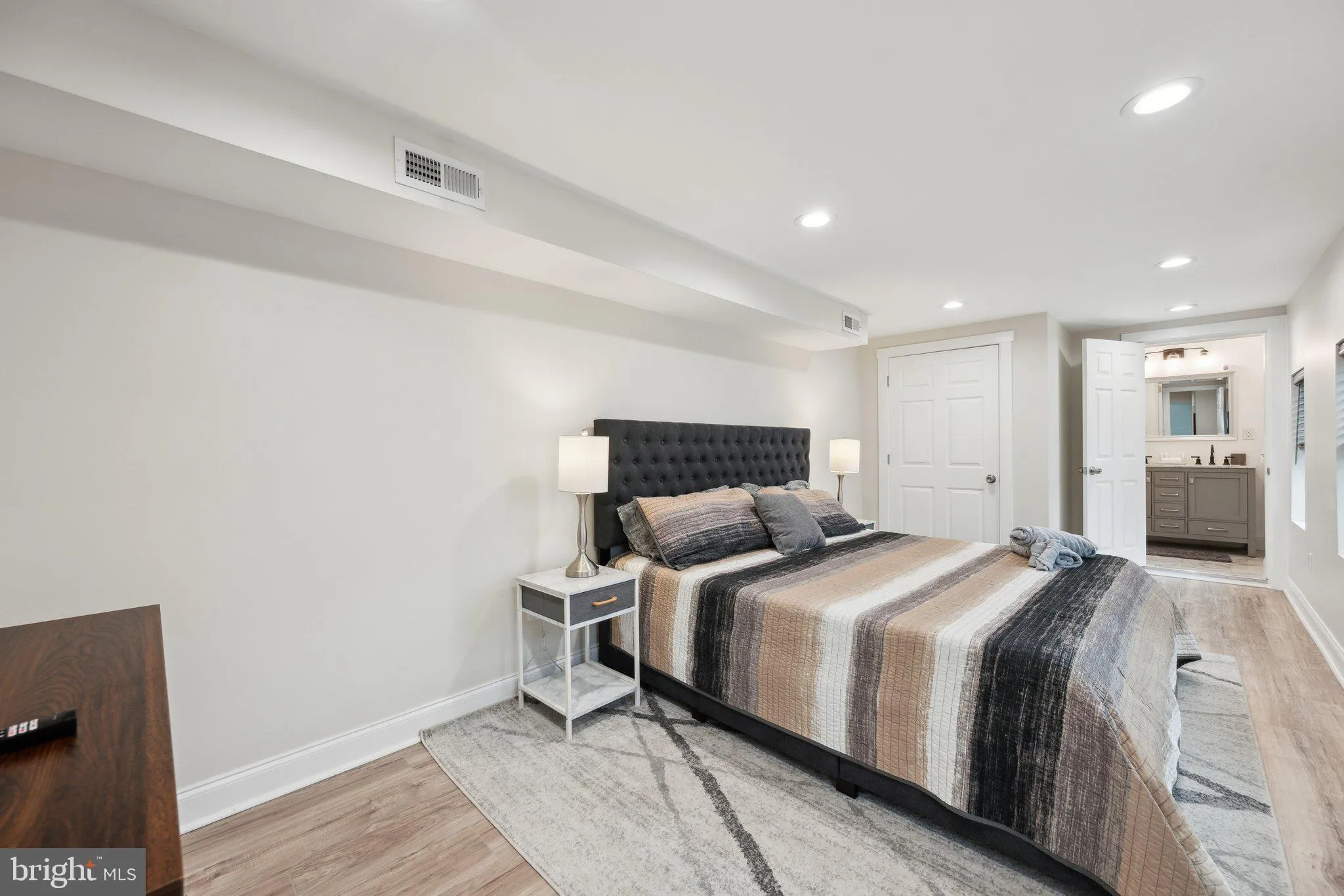 Baltimore, Maryland 21231, United States, 3 Bedrooms Bedrooms, ,3 BathroomsBathrooms,Residential,Active,145768