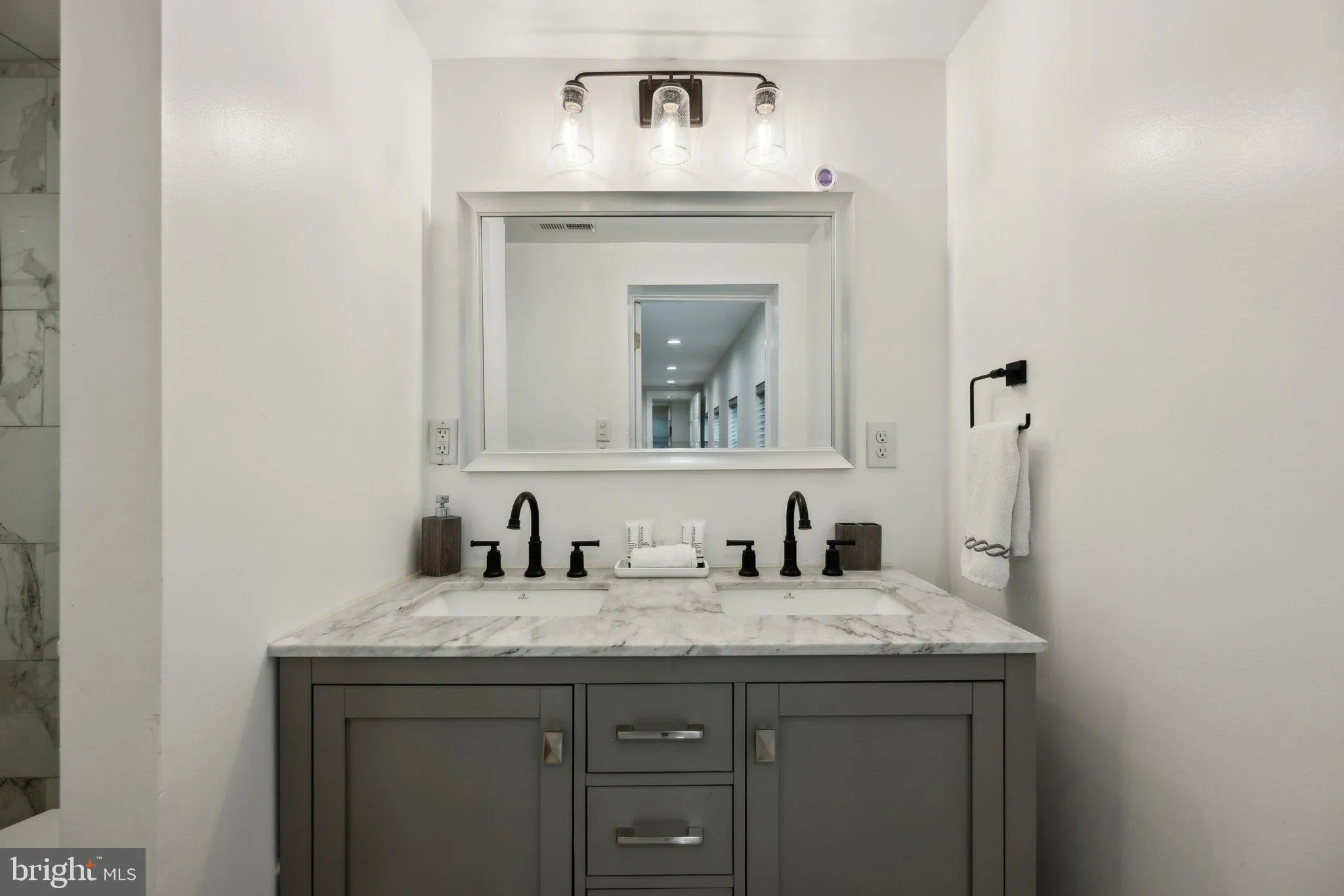 Baltimore, Maryland 21231, United States, 3 Bedrooms Bedrooms, ,3 BathroomsBathrooms,Residential,Active,145768