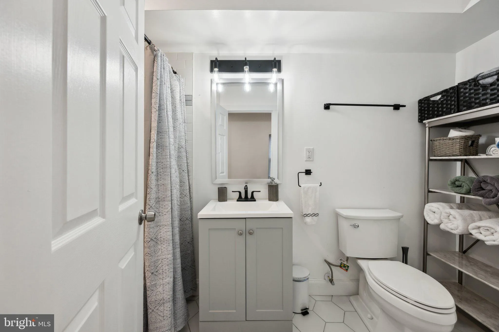 Baltimore, Maryland 21231, United States, 3 Bedrooms Bedrooms, ,3 BathroomsBathrooms,Residential,Active,145768