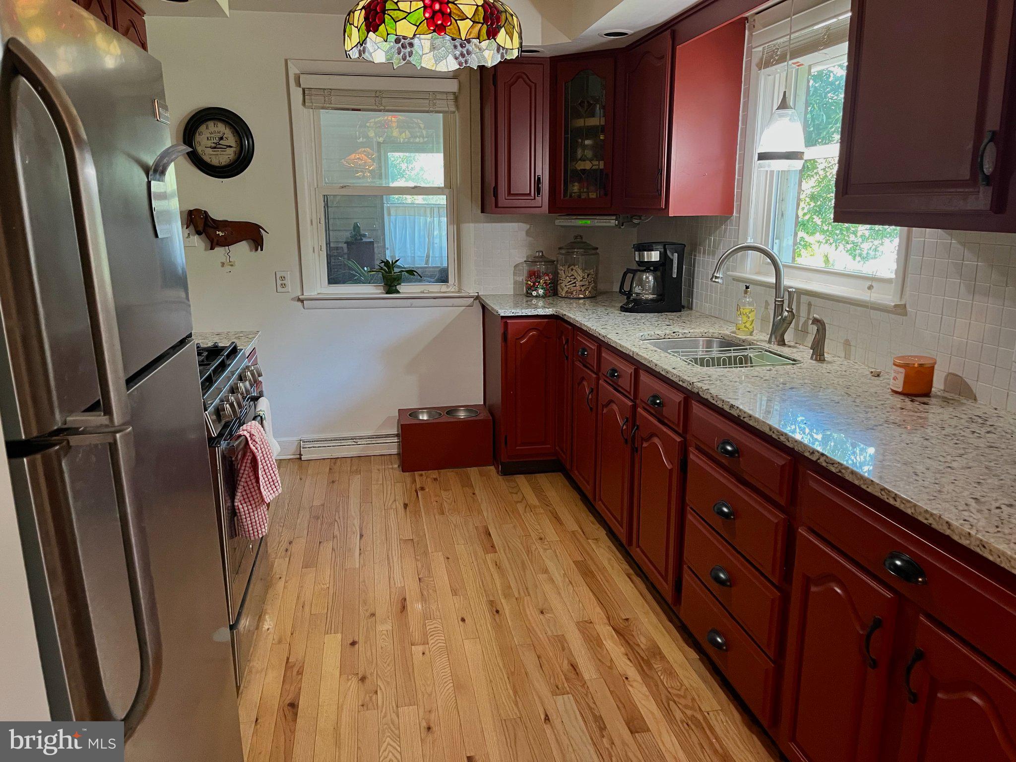 2018 PINEVIEW DRIVE